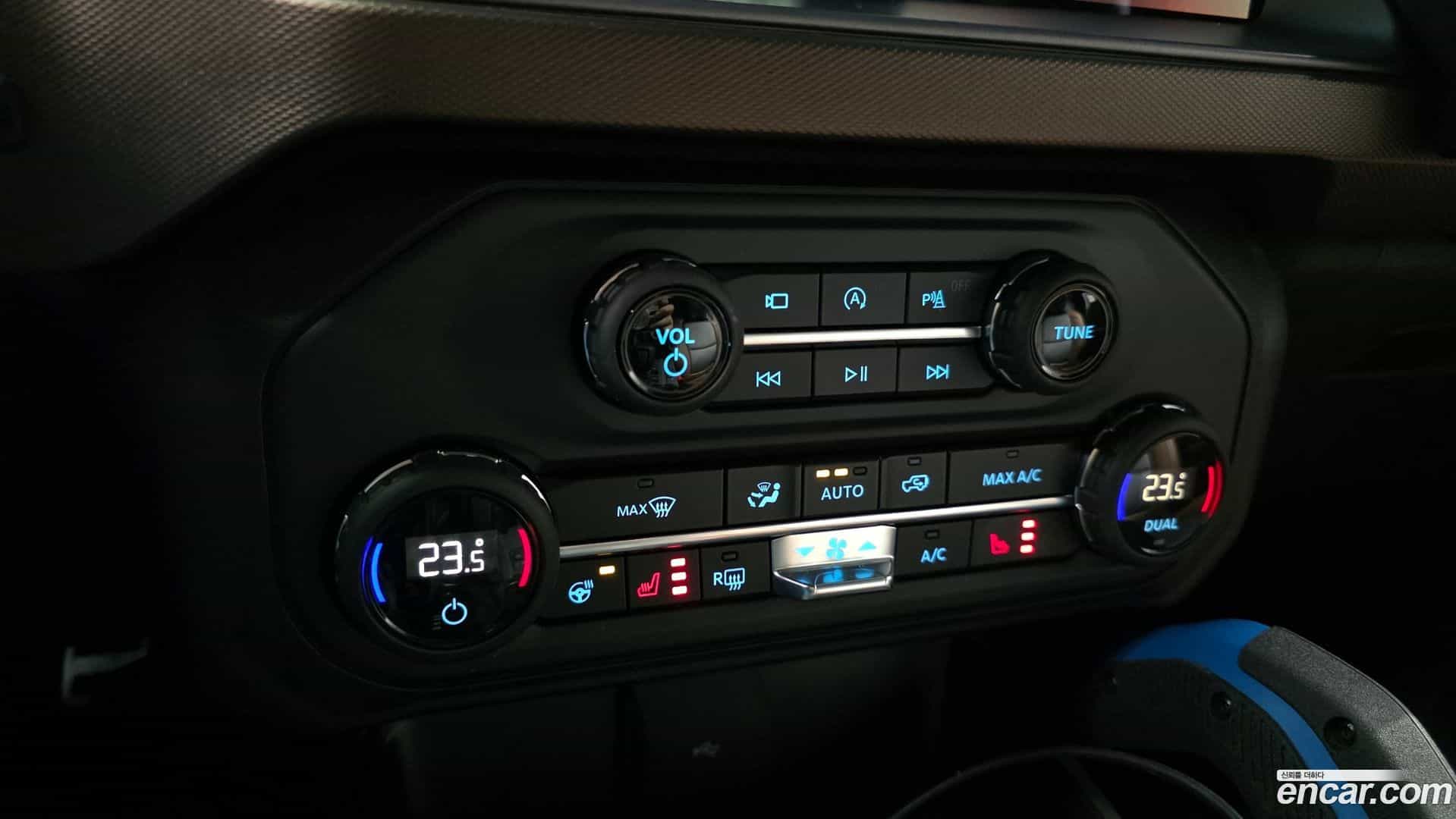 Bronco Ford 2023.11-OPTION-021