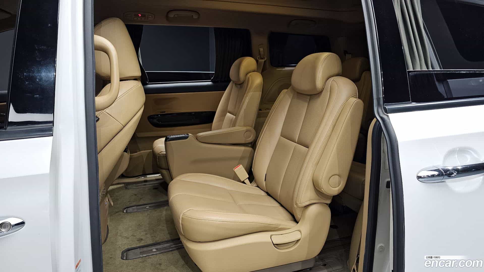 Canival Kia 2020.6-OPTION-016