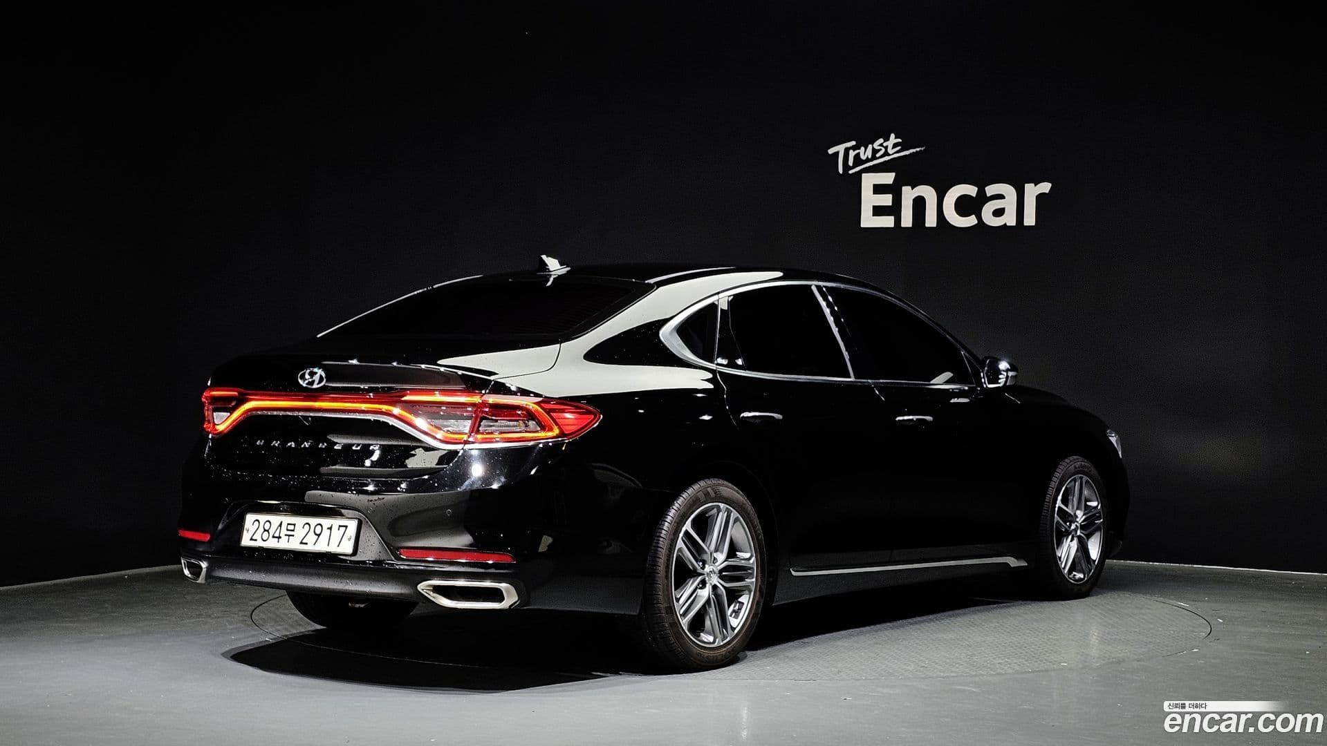 Main__Slider__Photo:Grandeur Hyundai 2017.10-1