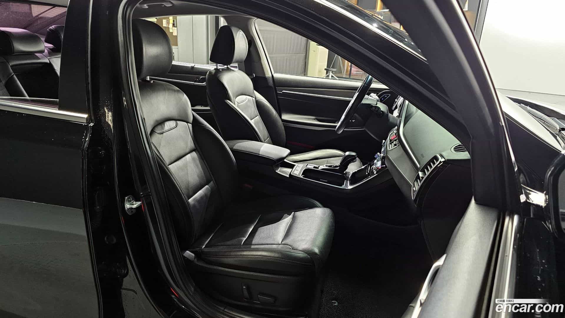 Grandeur Hyundai 2017.10-OPTION-016