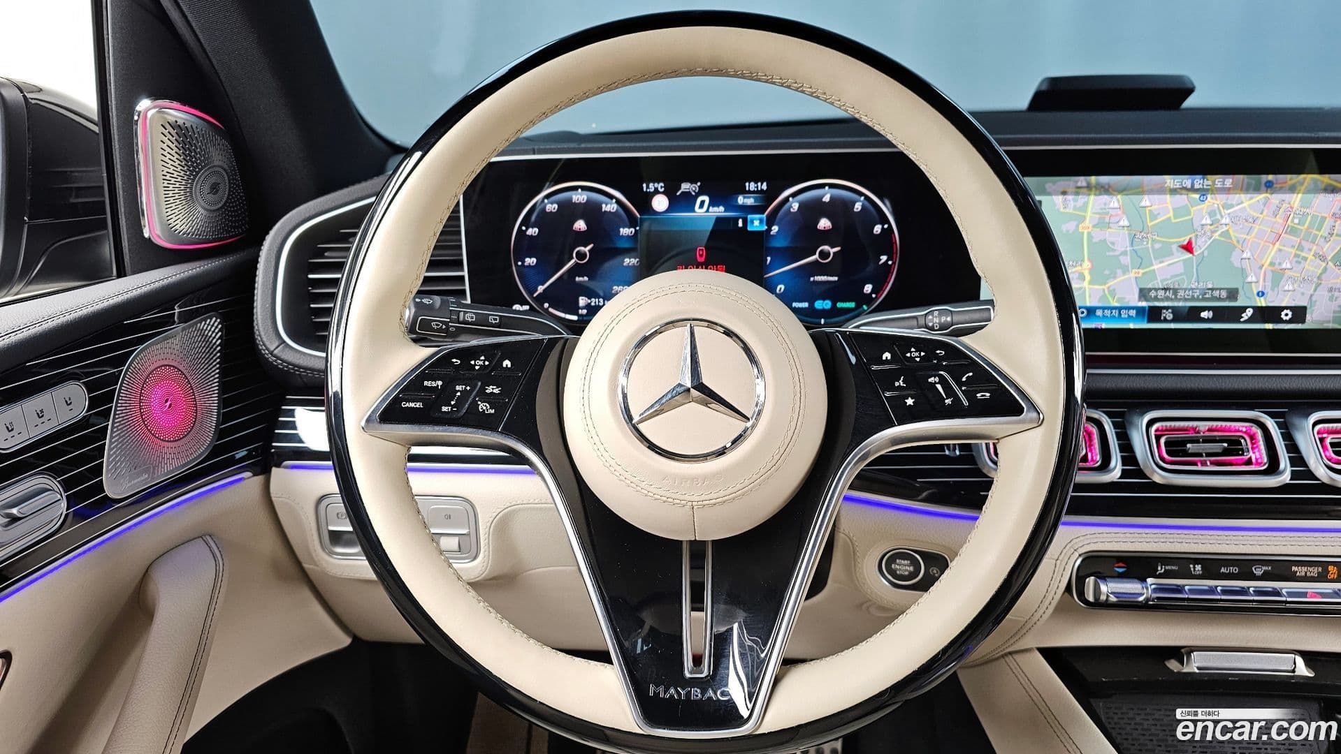 Main__Slider__Photo:GLS-Class Mercedes-Benz 2021.10-12