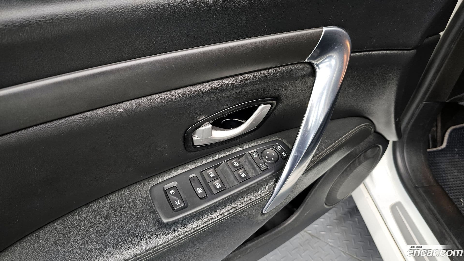 Main__Slider__Photo:SM7 Renault-KoreaSamsung 2016.4-17