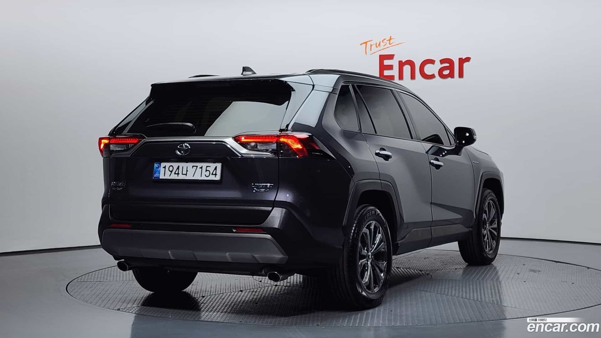 RAV4 Toyota 2025.2-OUTER-002