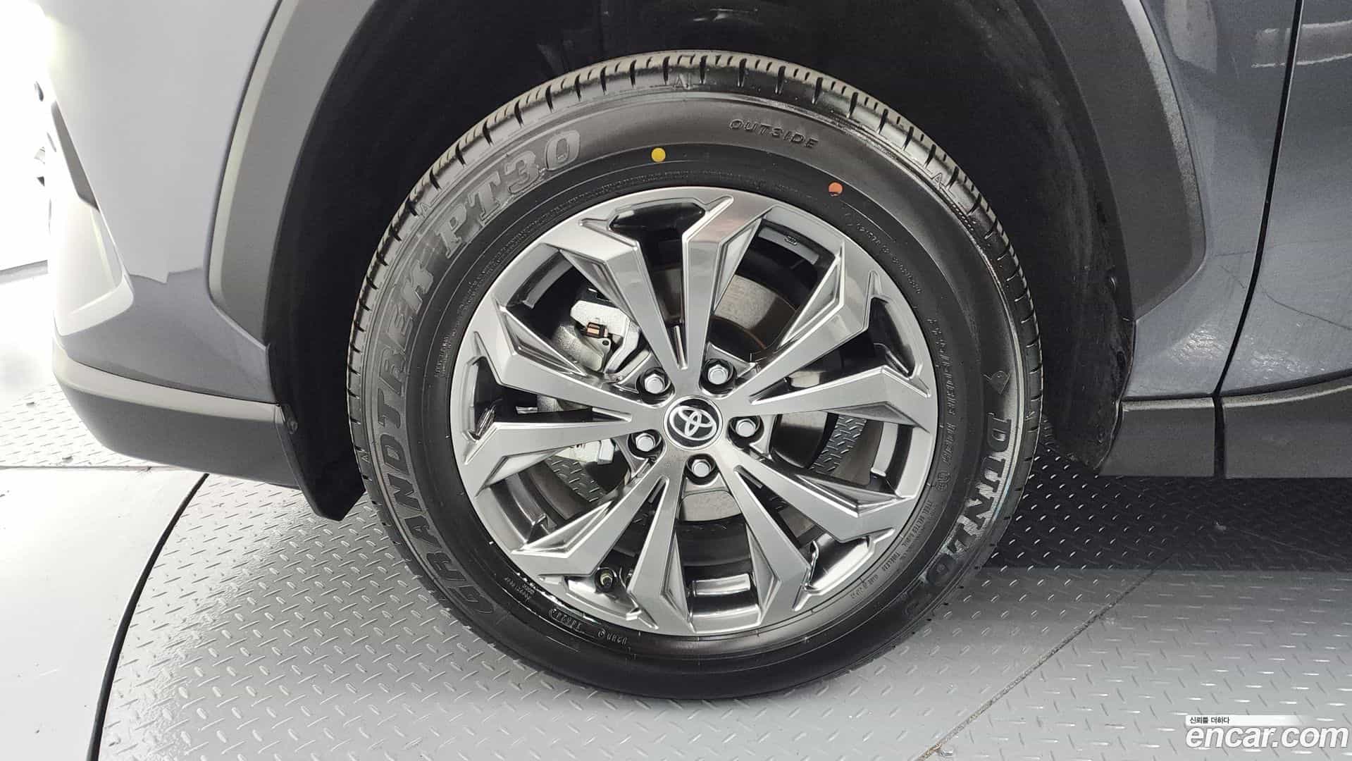 RAV4 Toyota 2025.2-OUTER-005