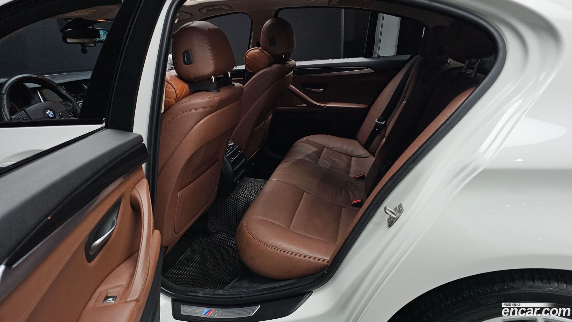 Main__Slider__Photo:5-Series BMW 2015.8-11