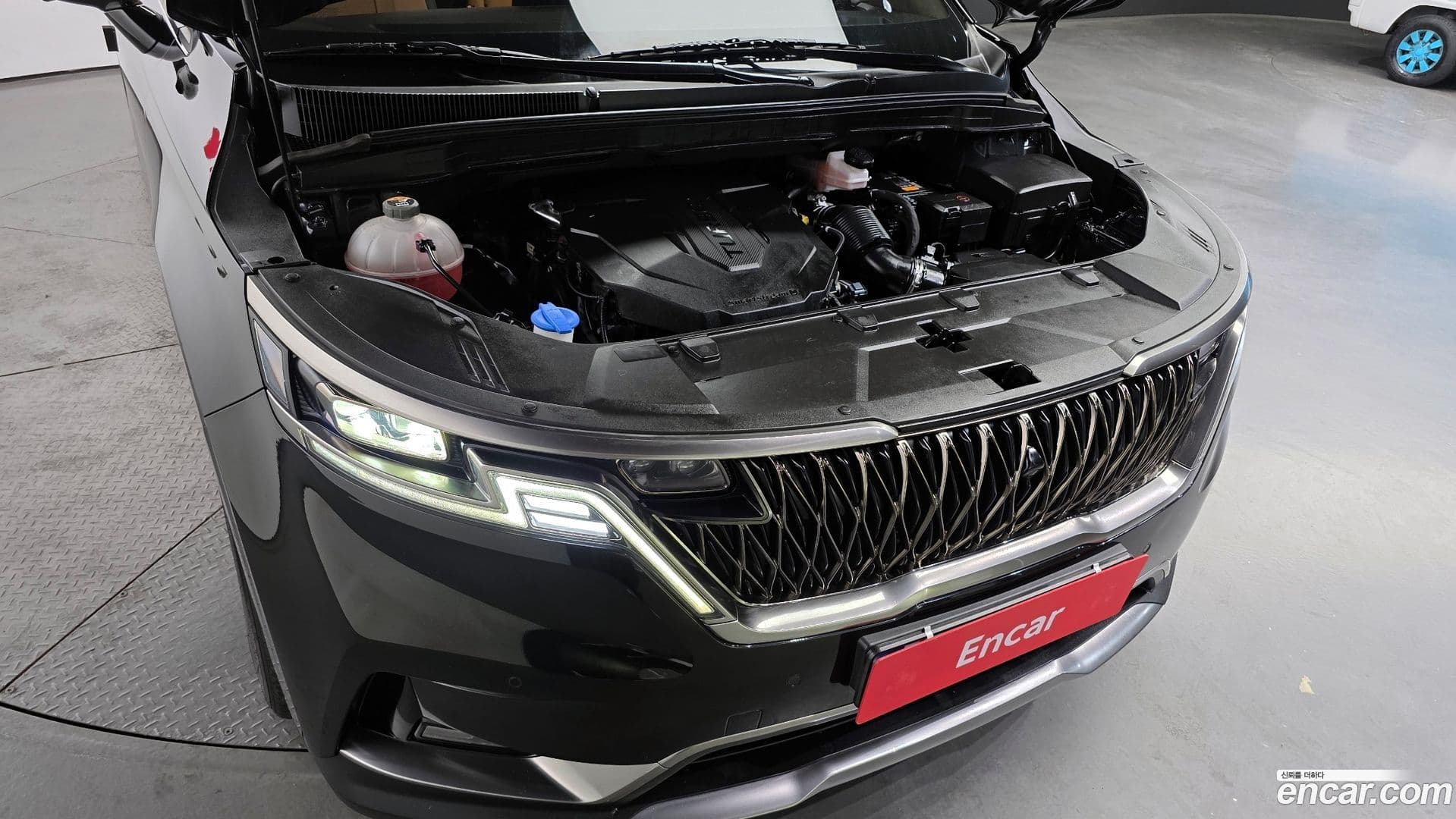 Main__Slider__Photo:Canival Kia 2023.0-5