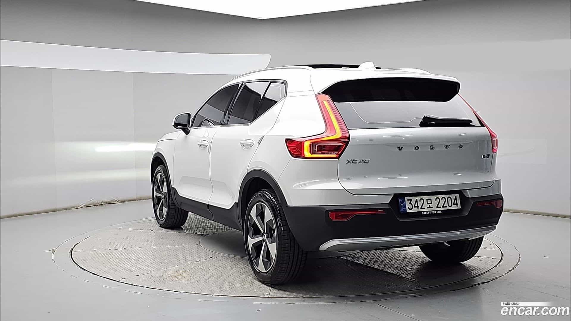 XC40 Volvo 2024.2-OUTER-002