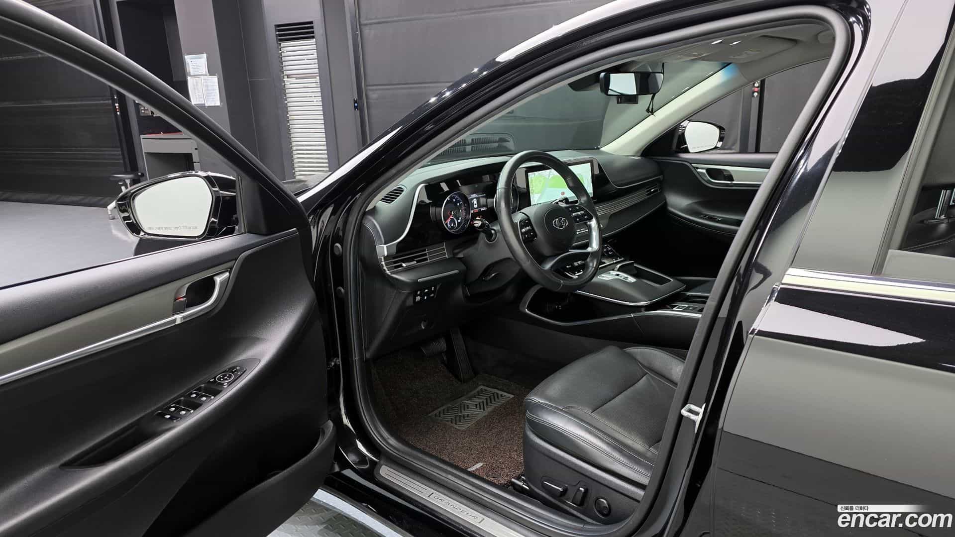 Grandeur Hyundai 2020.10-INNER-010