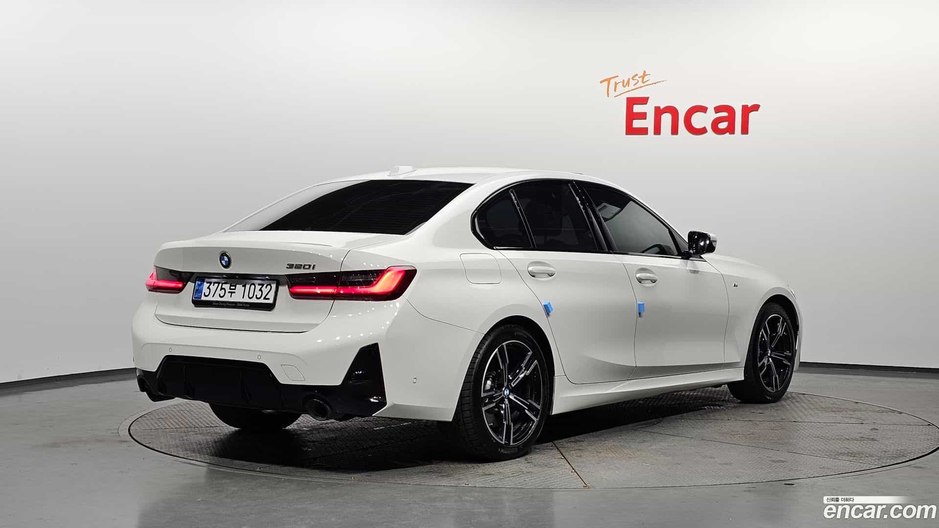 3-Series BMW 2023.8-OUTER-002