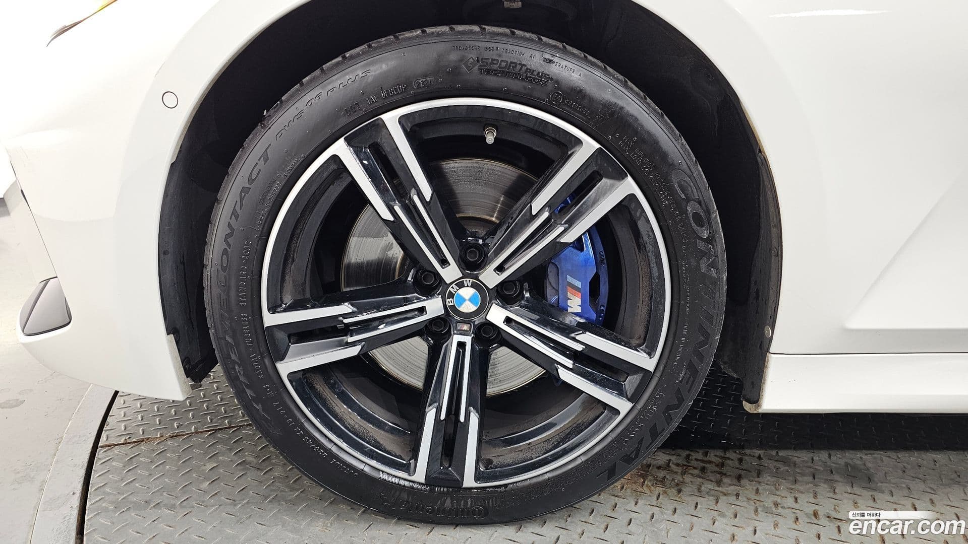 Main__Slider__Photo:3-Series BMW 2023.8-4