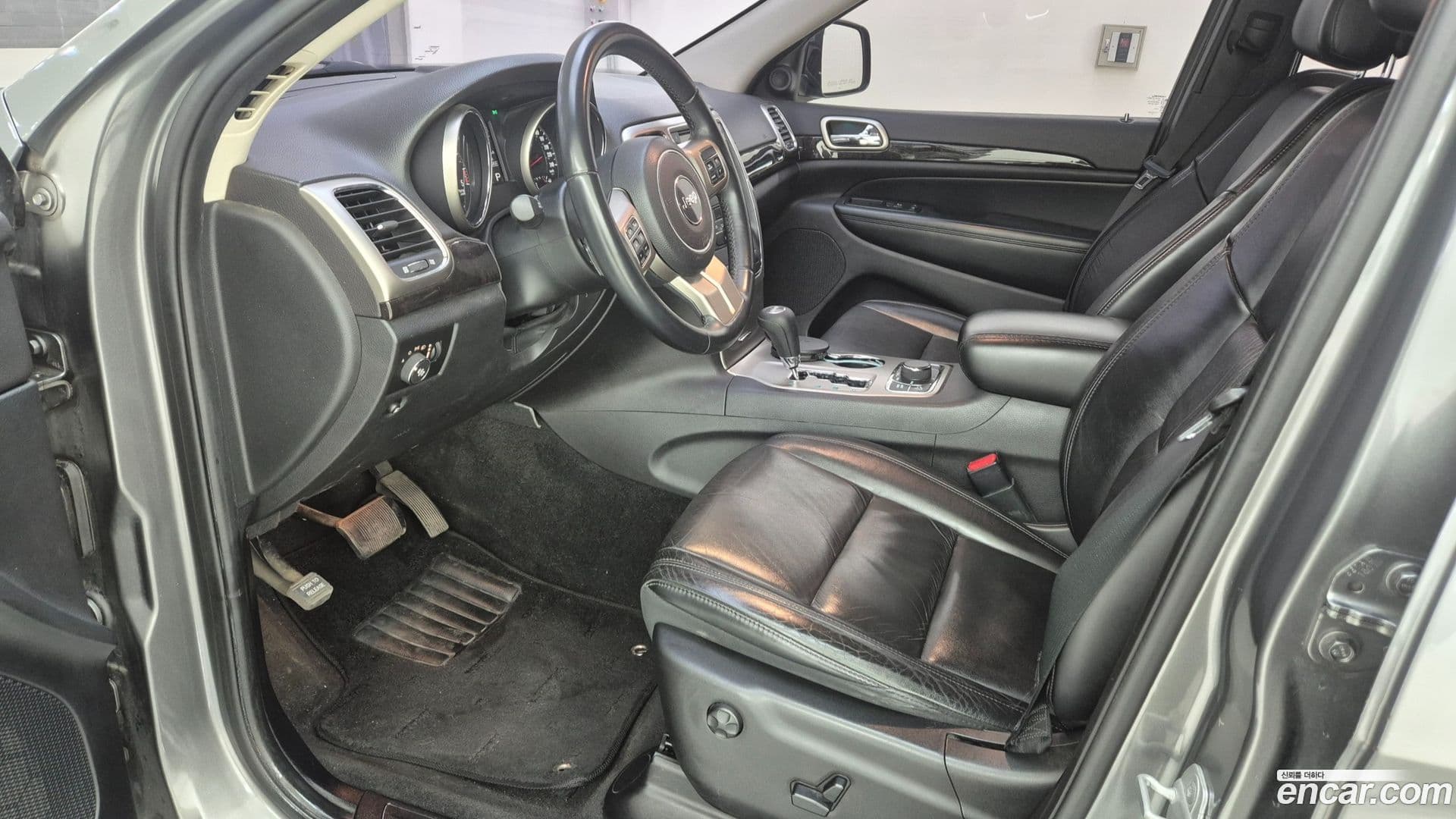 Main__Slider__Photo:Cherokee Jeep 2011.9-7