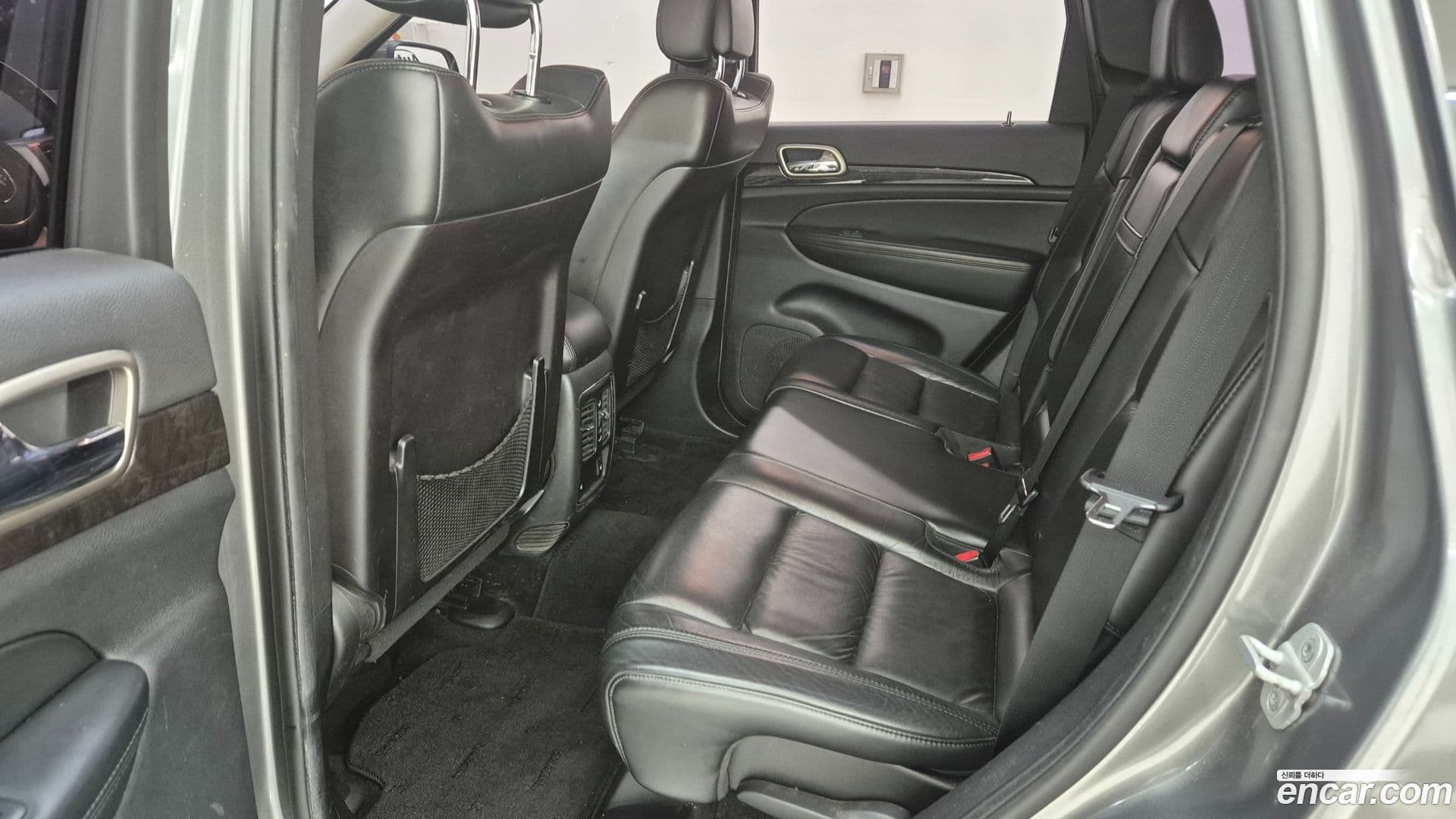 Main__Slider__Photo:Cherokee Jeep 2011.9-8