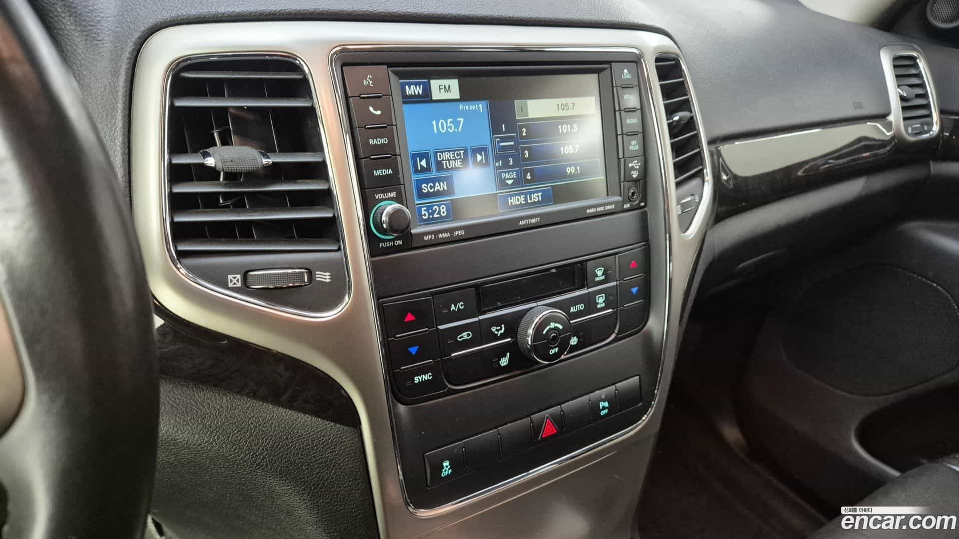 Cherokee Jeep 2011.9-INNER-010