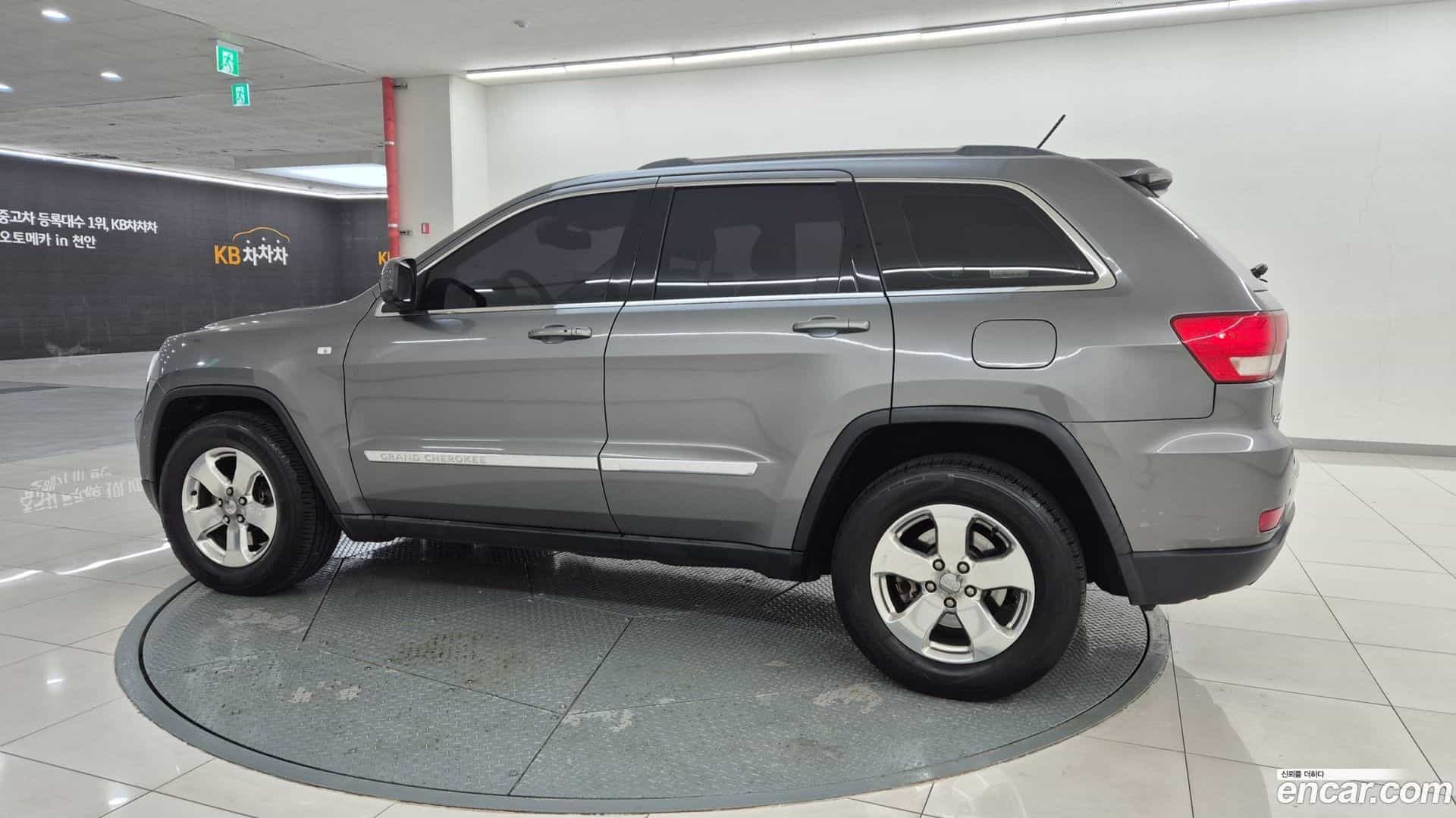 Cherokee Jeep 2011.9-OPTION-022