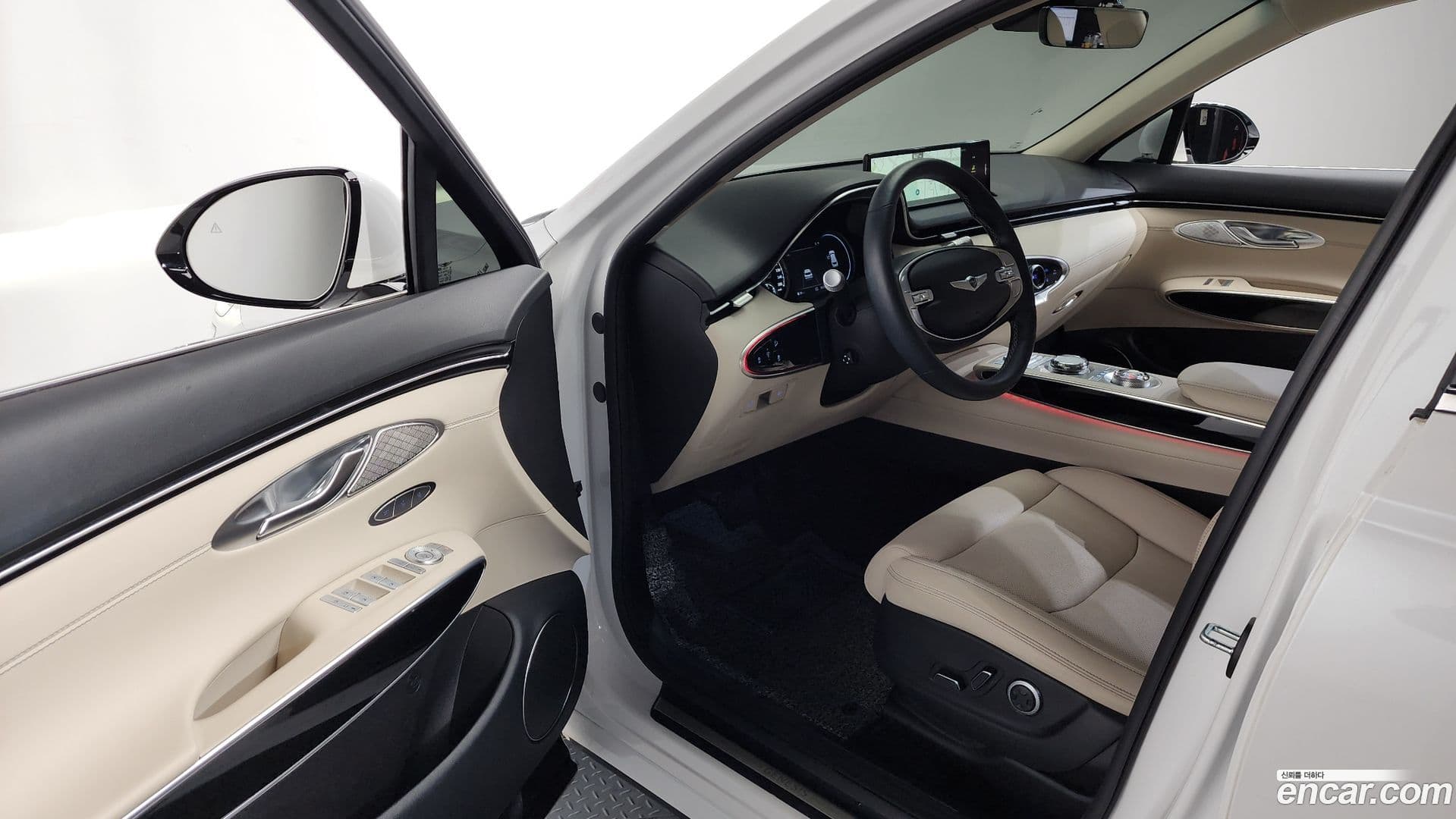 Main__Slider__Photo:GV70 Genesis 2023.6-9