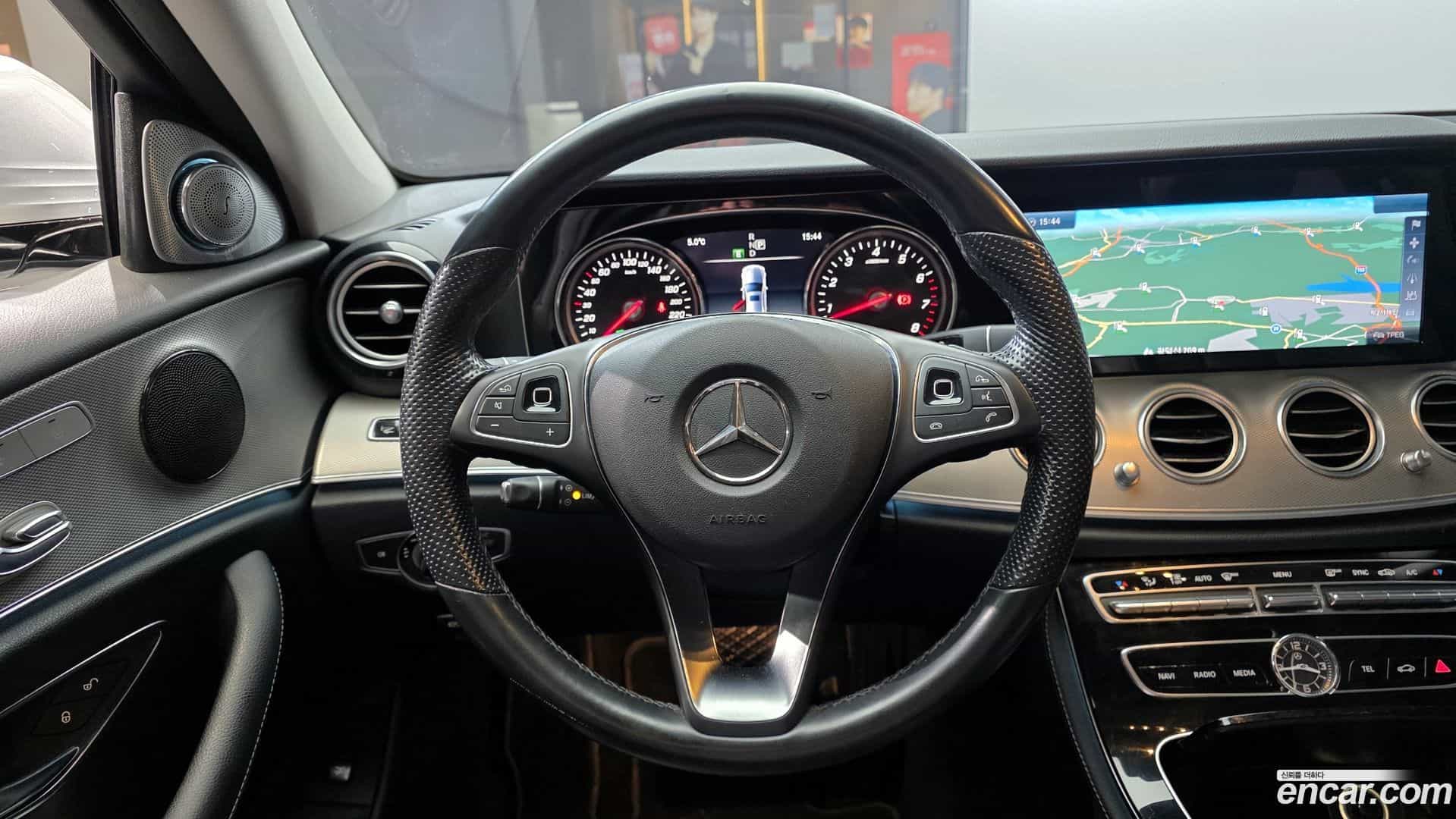 E-Class Mercedes-Benz 2017.1-OPTION-017