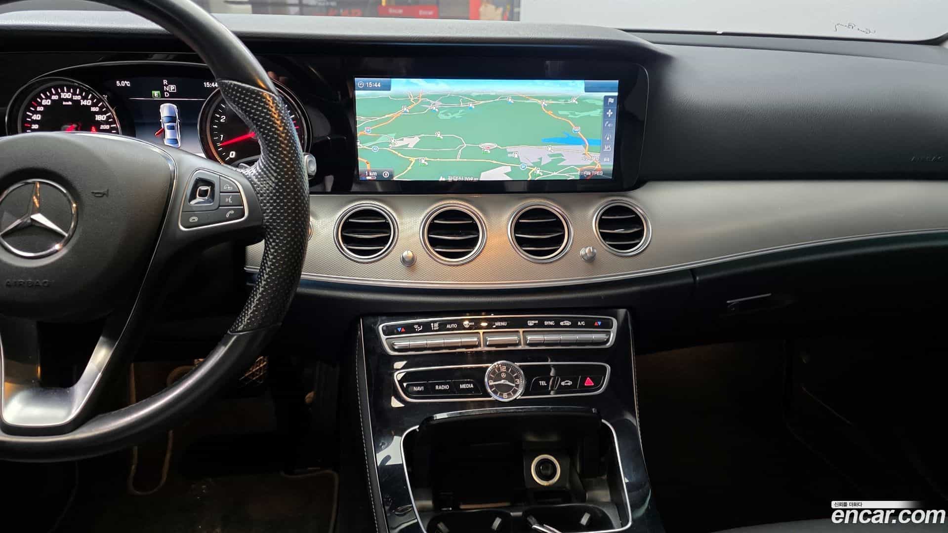 E-Class Mercedes-Benz 2017.1-OPTION-023