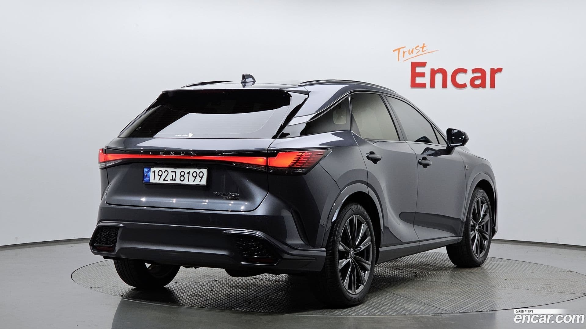 Main__Slider__Photo:RX Lexus 2023.9-1