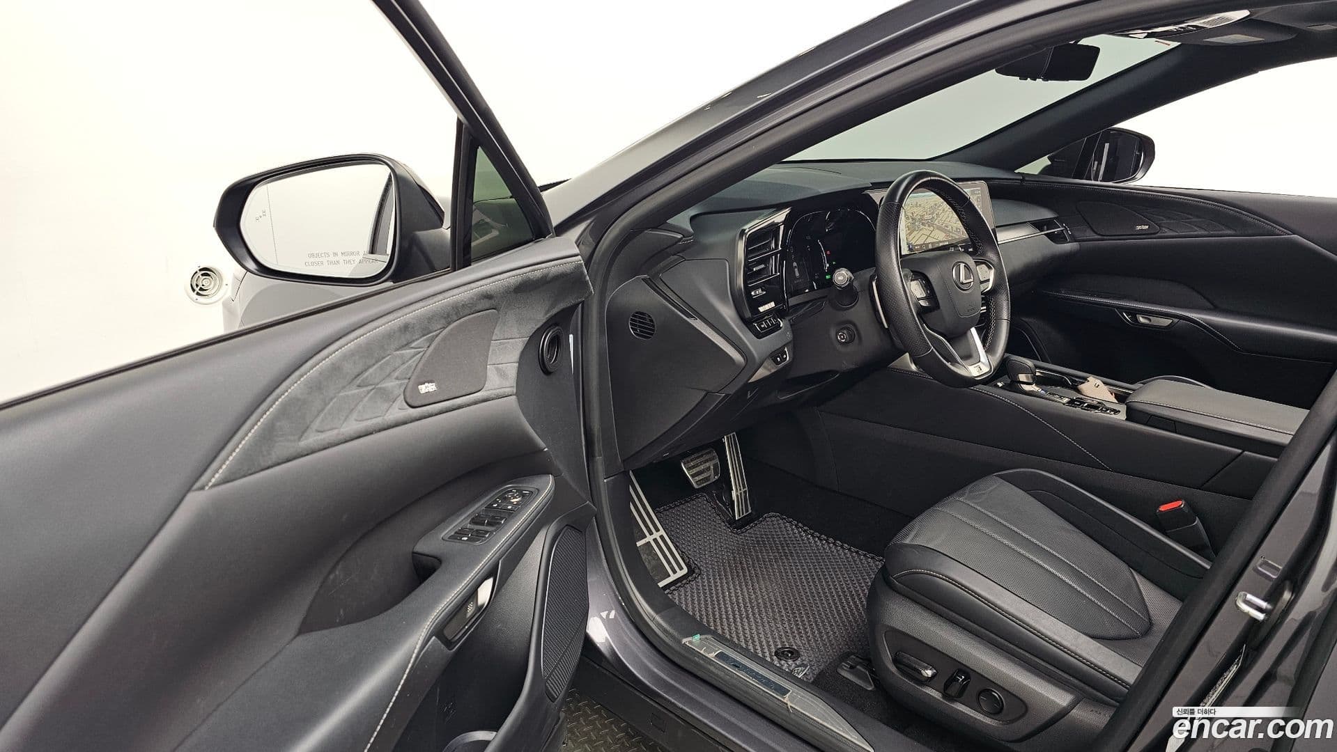 Main__Slider__Photo:RX Lexus 2023.9-9