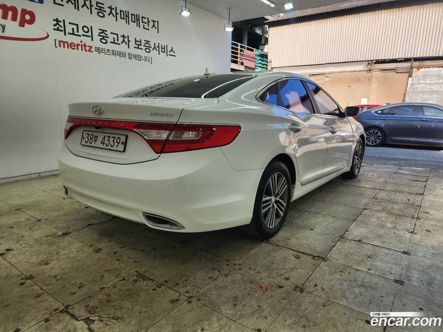 Grandeur Hyundai 2013.0-OUTER-003