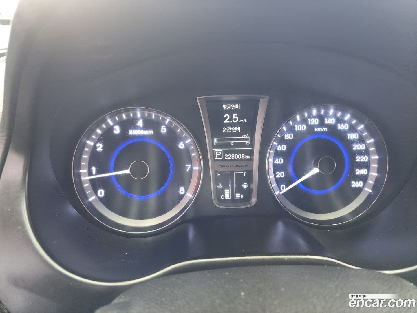 Main__Slider__Photo:Grandeur Hyundai 2013.0-8