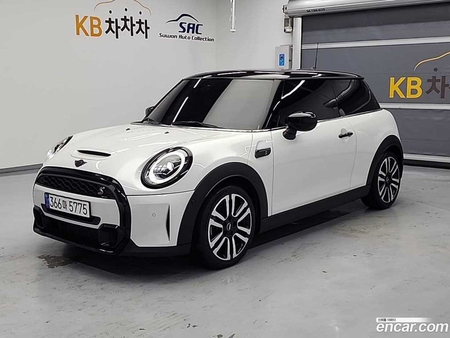 Main__Slider__Photo:Cooper Mini 2023.5-0