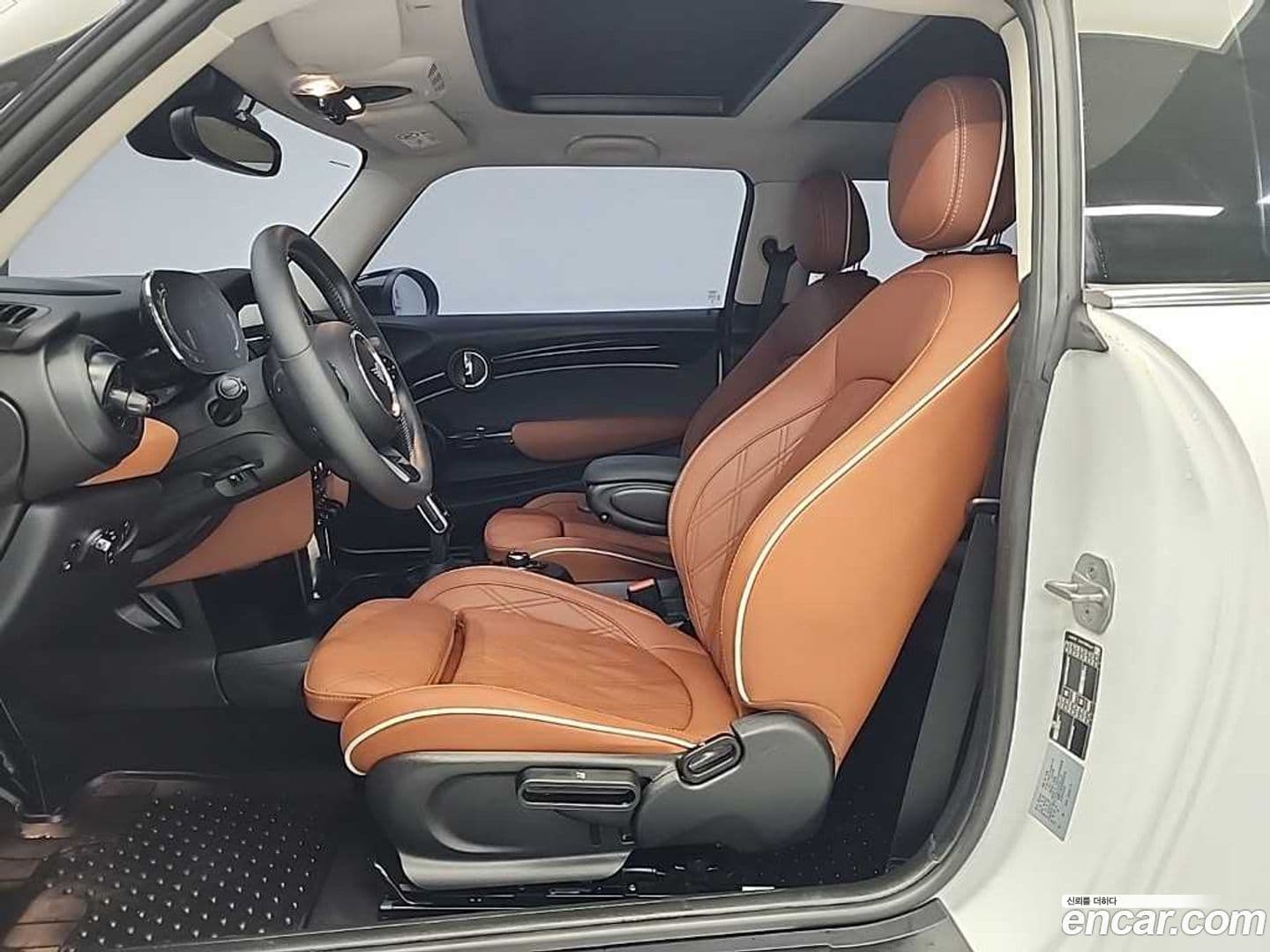 Main__Slider__Photo:Cooper Mini 2023.5-10