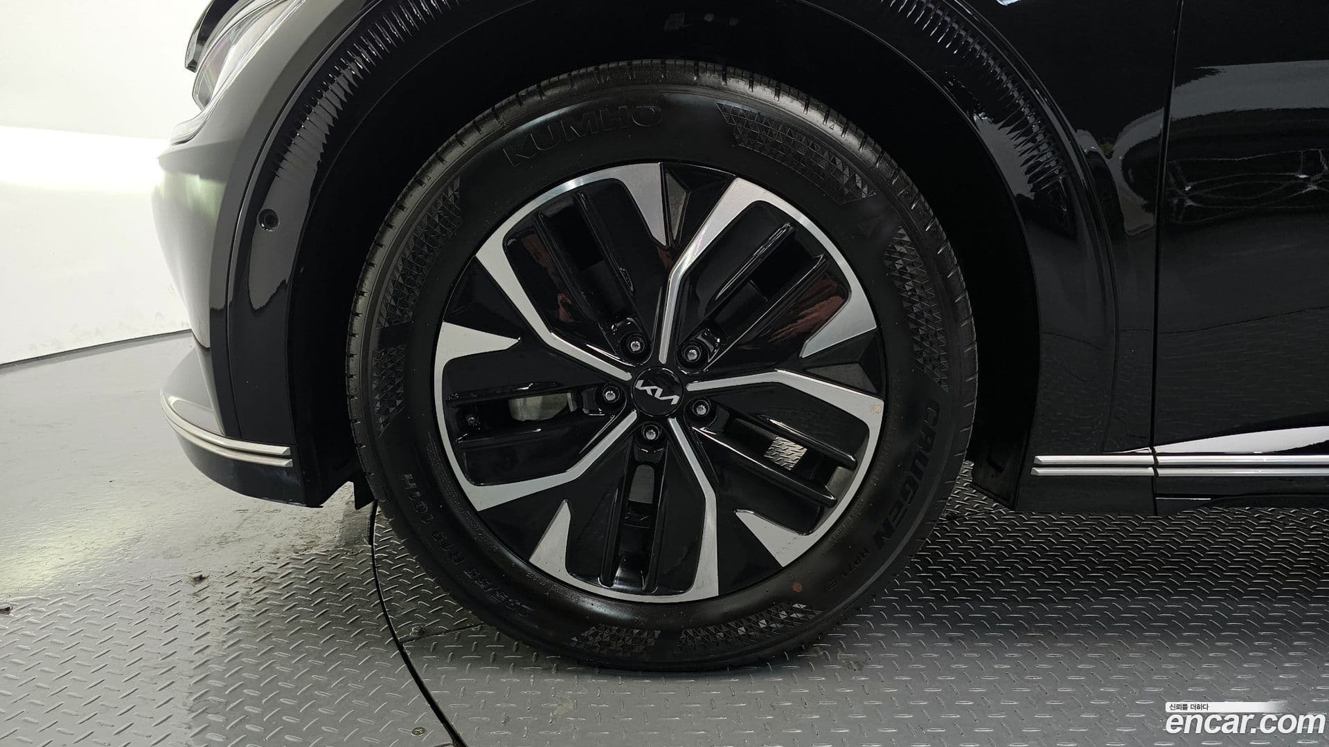 Main__Slider__Photo:EV6 Kia 2022.10-4