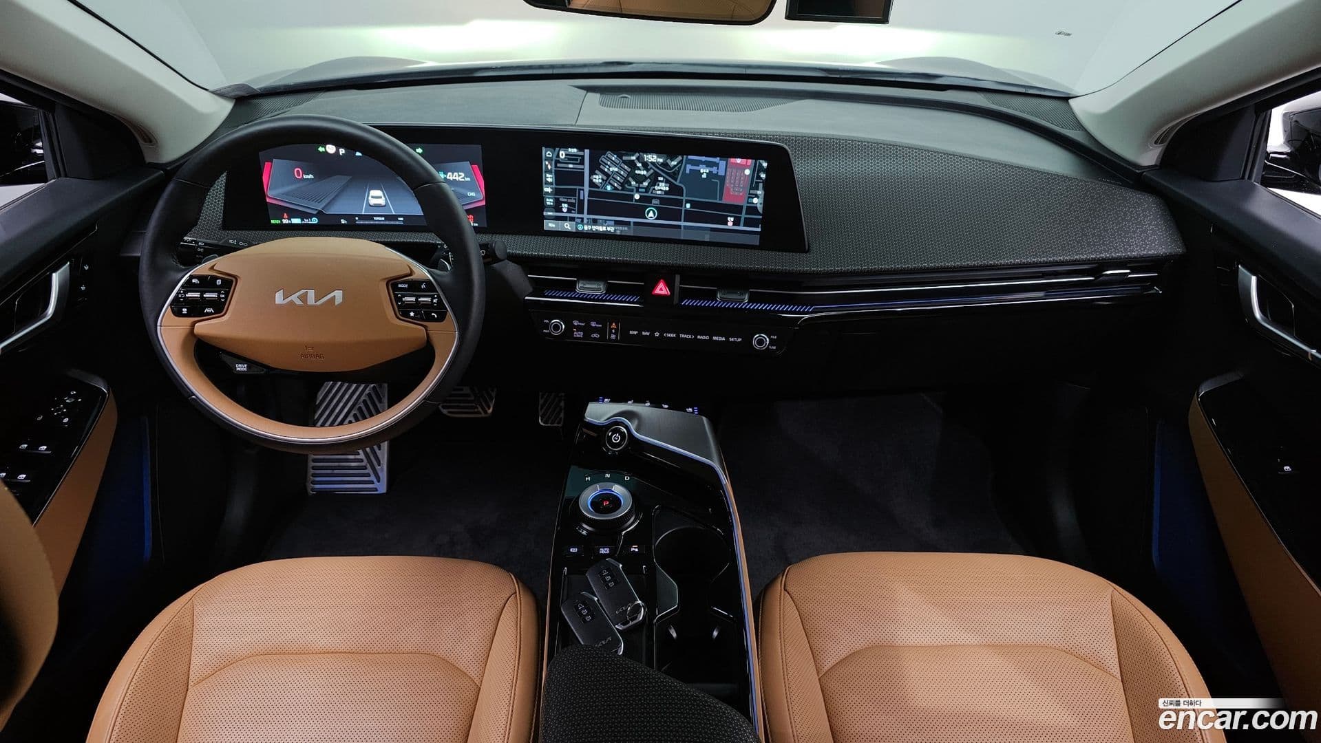 Main__Slider__Photo:EV6 Kia 2022.10-6