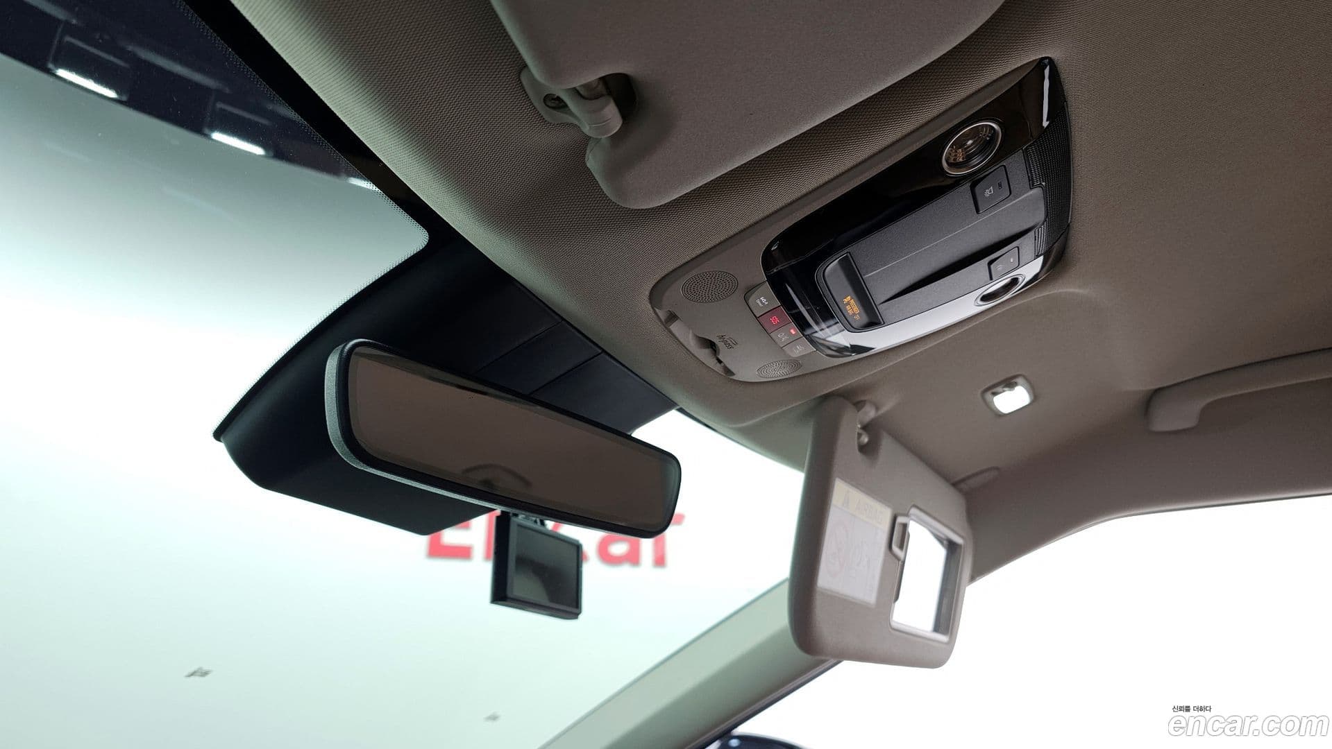 Main__Slider__Photo:EV6 Kia 2022.10-19