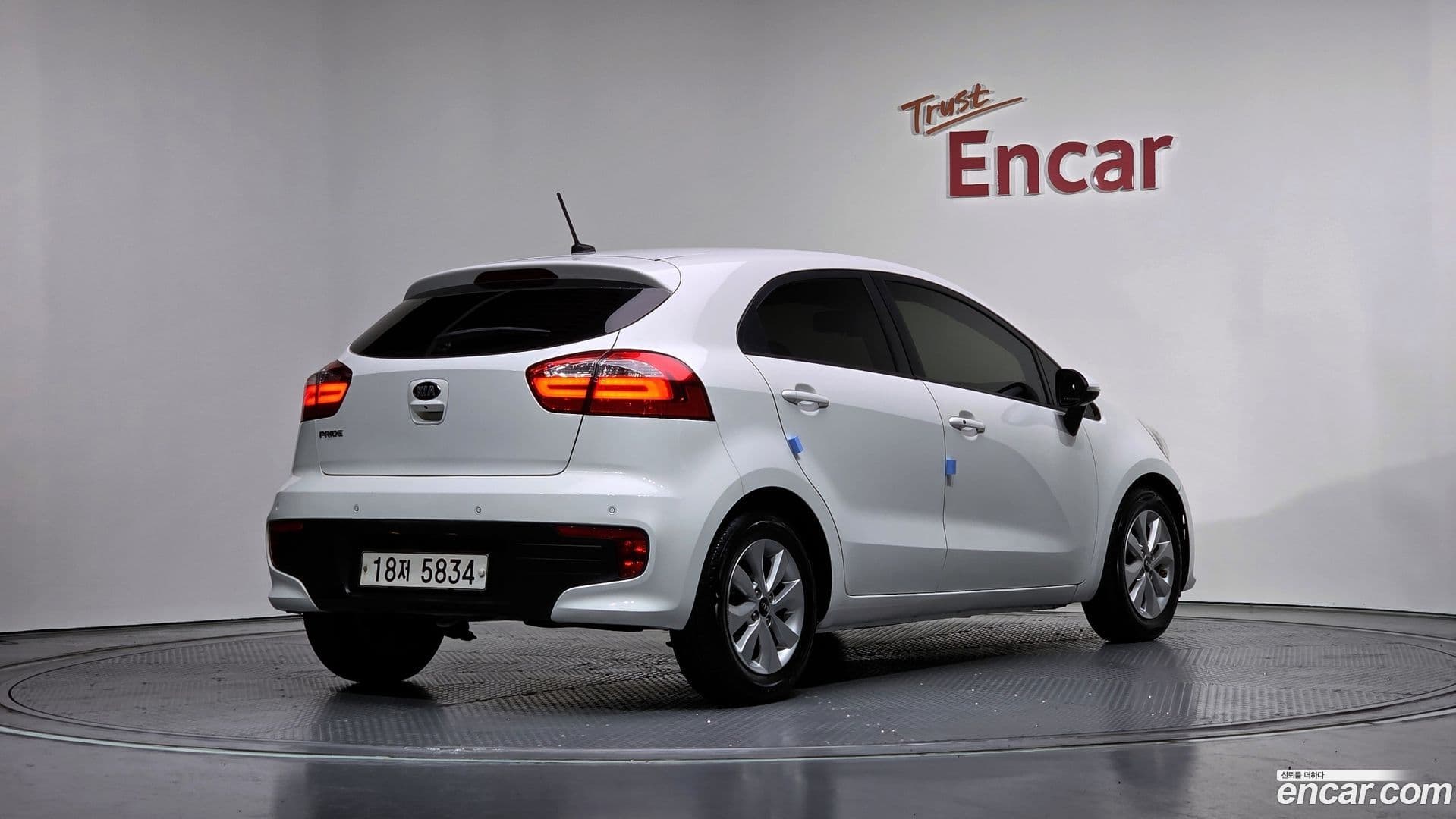 Main__Slider__Photo:pride Kia 2016.7-1