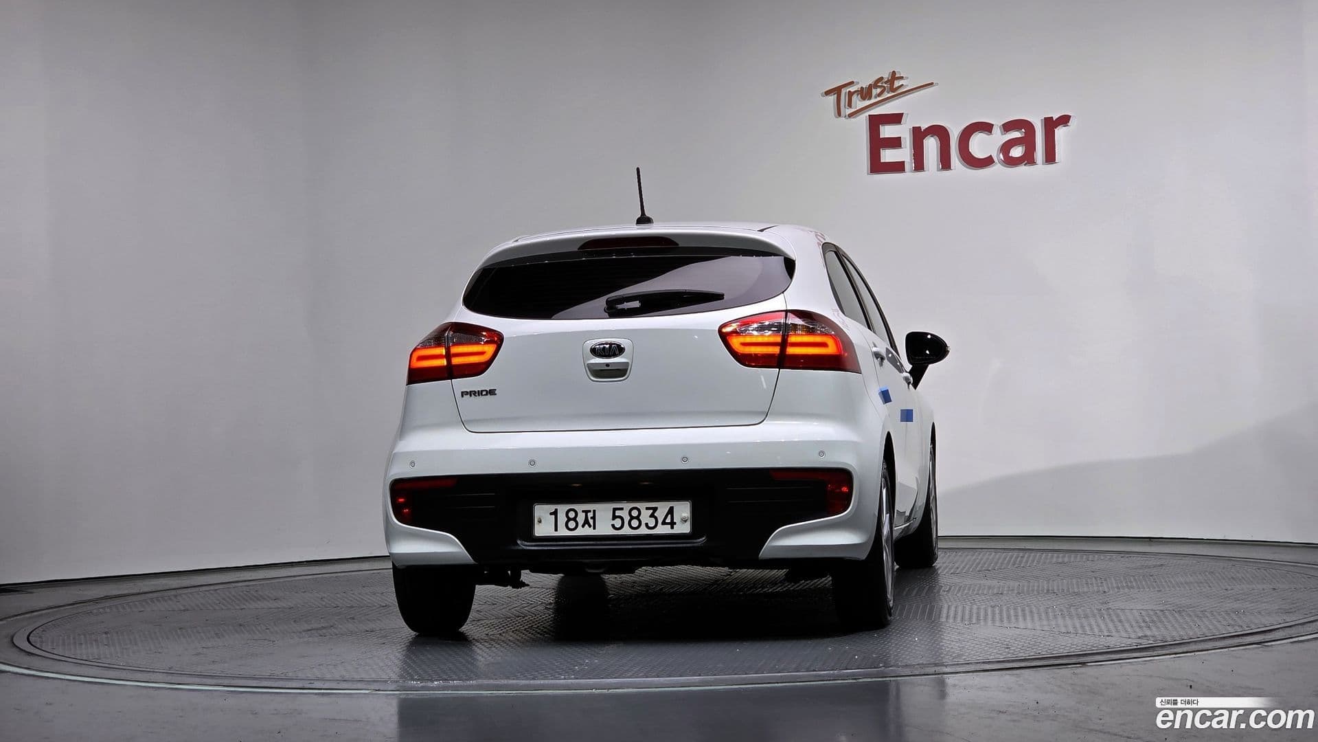 Main__Slider__Photo:pride Kia 2016.7-3