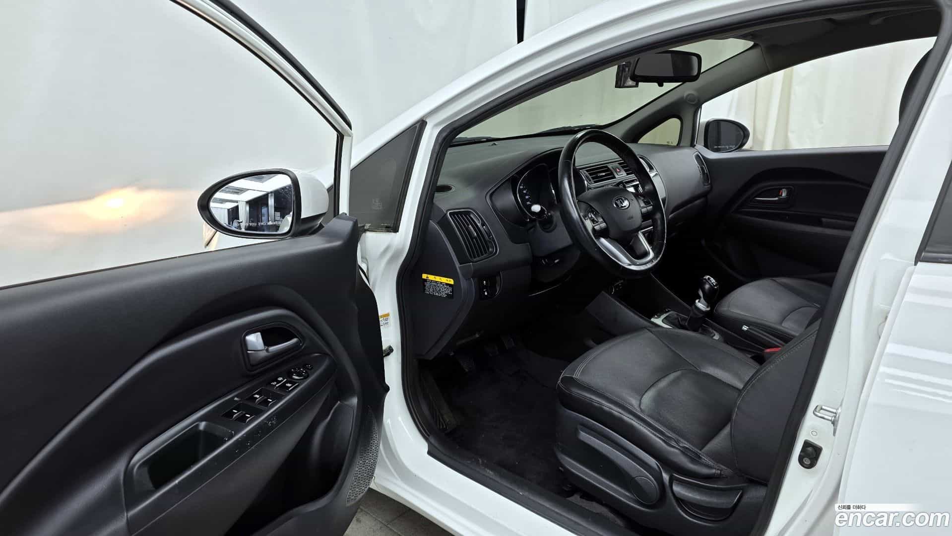 pride Kia 2016.7-INNER-010