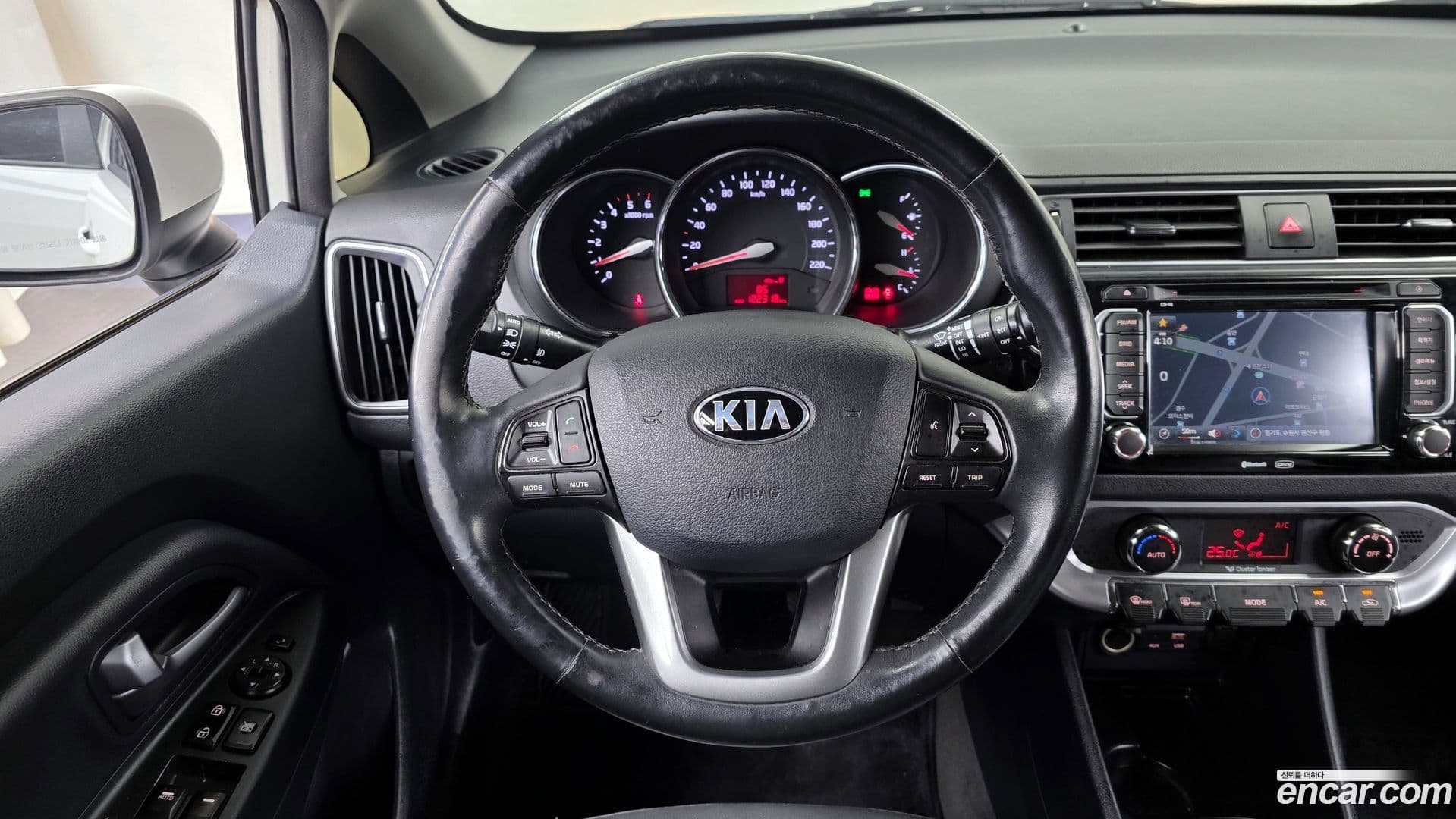 Main__Slider__Photo:pride Kia 2016.7-12