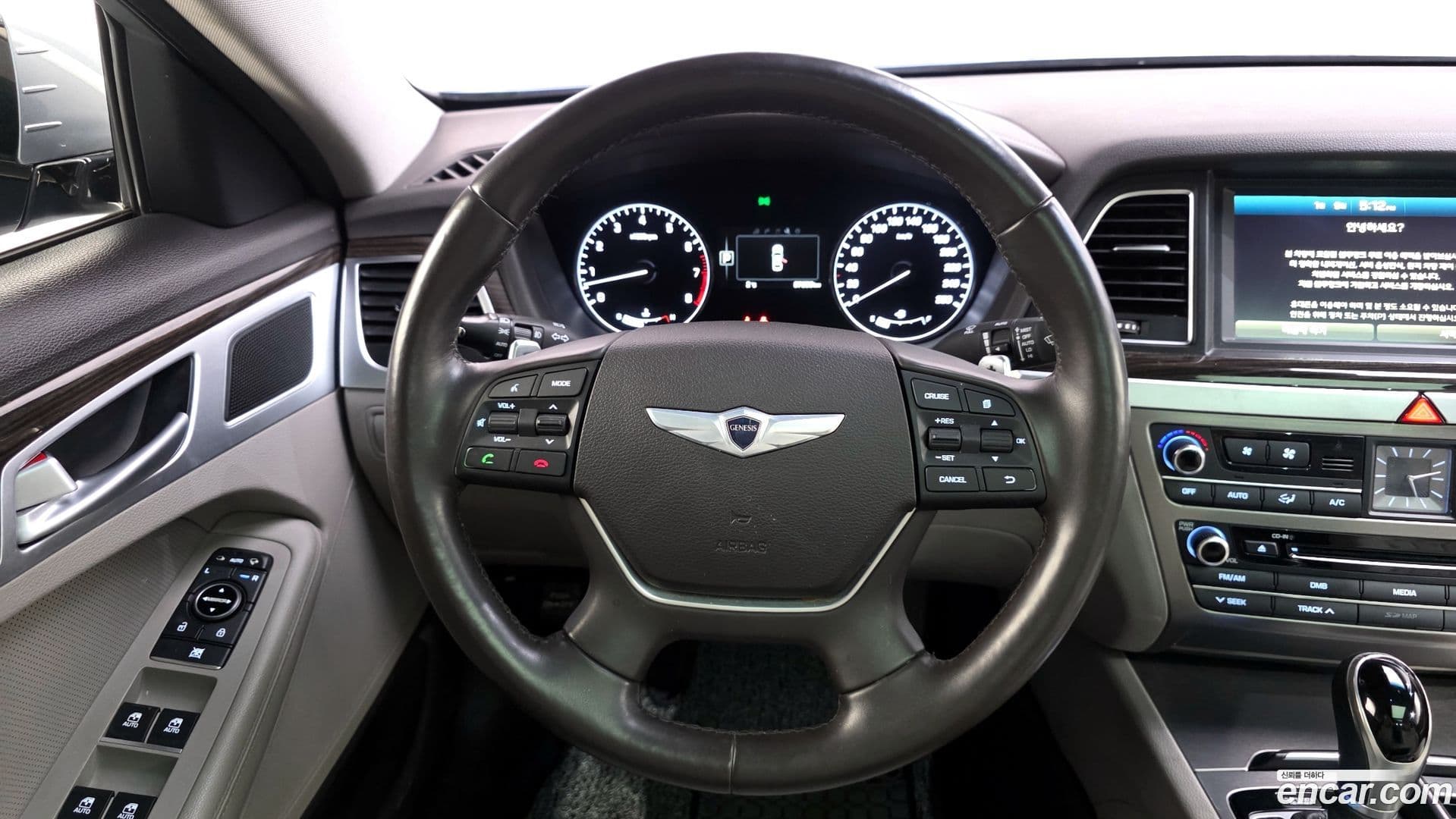 Main__Slider__Photo:Genesis Hyundai 2014.10-12