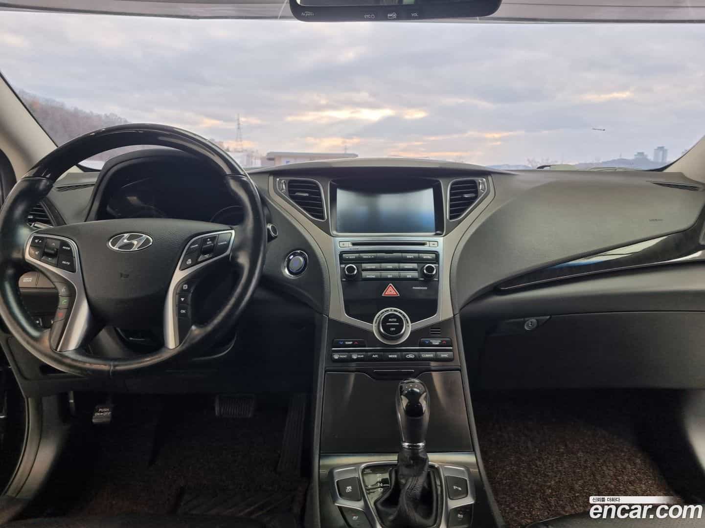 Grandeur Hyundai 2015.9-INNER-007