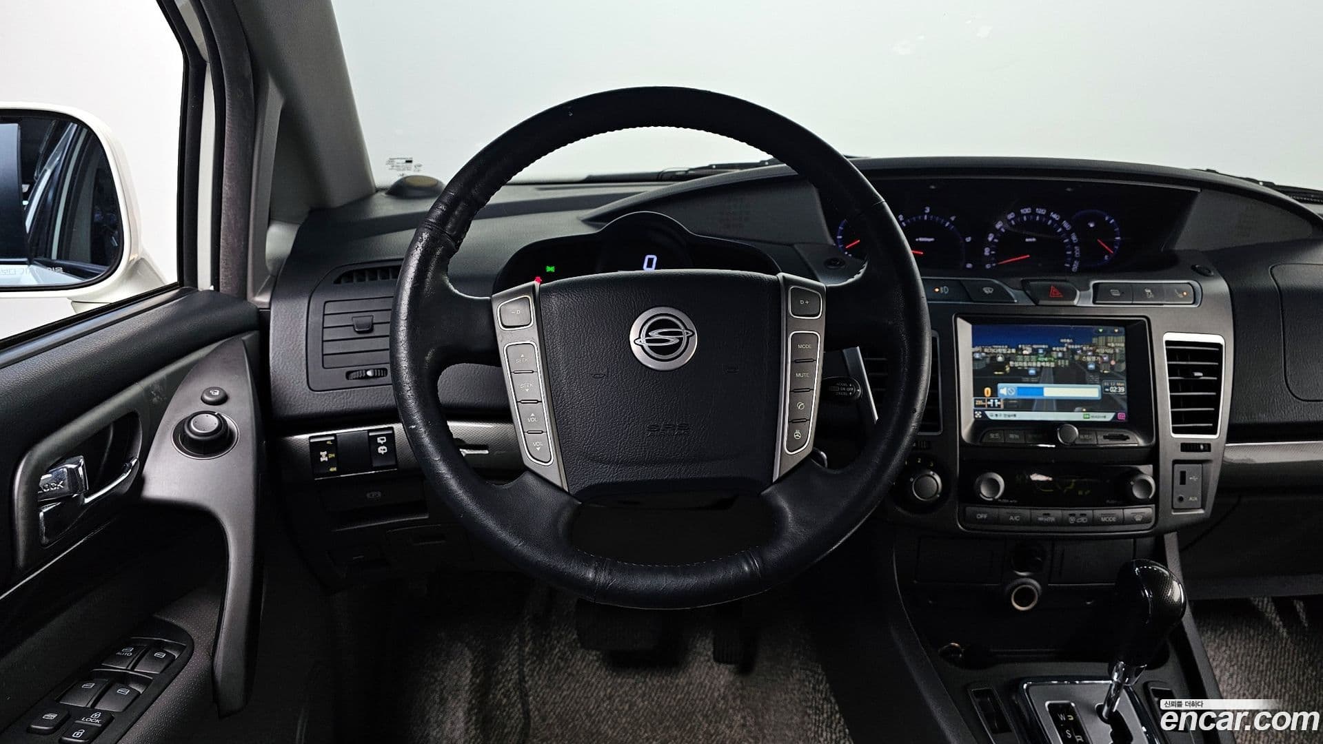 Main__Slider__Photo:KORANDO KG_Mobility_Ssangyong 2013.1-12