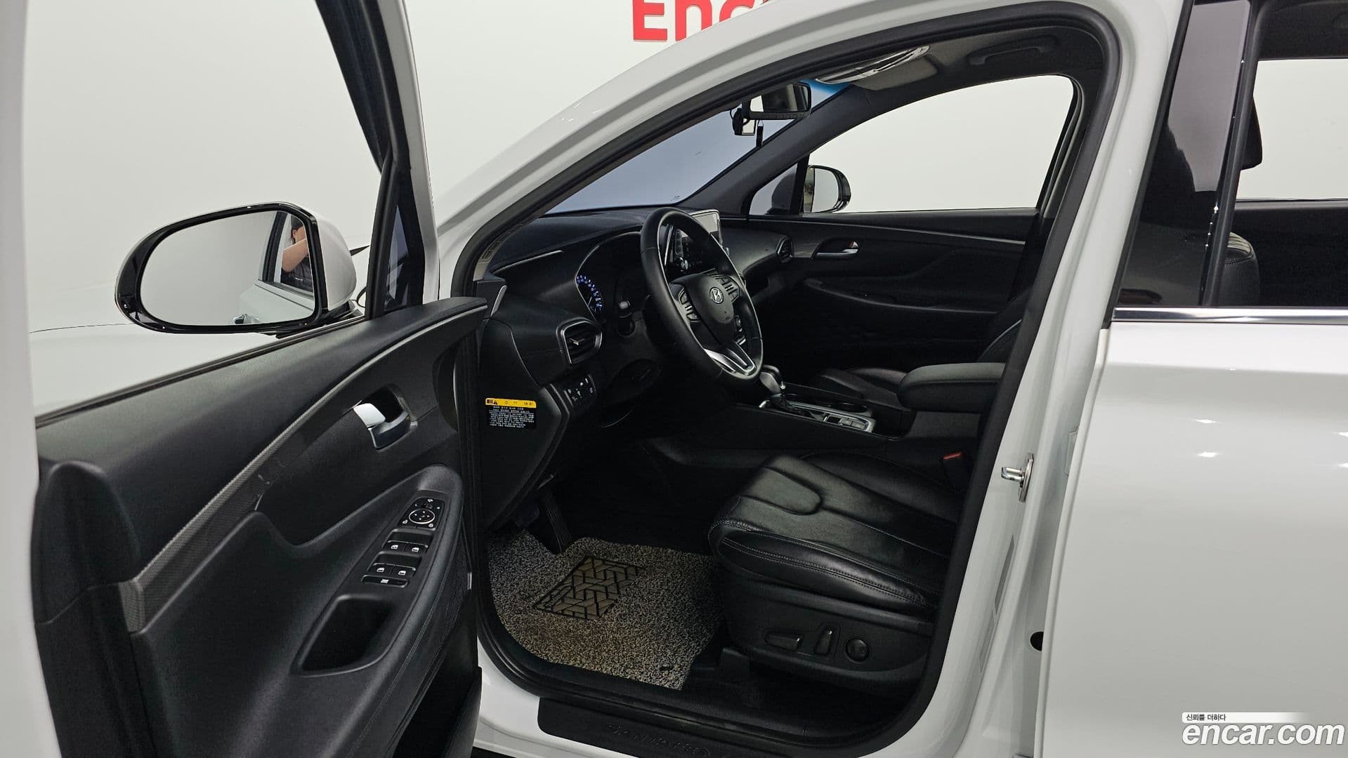 Main__Slider__Photo:Santafe Hyundai 2019.2-9