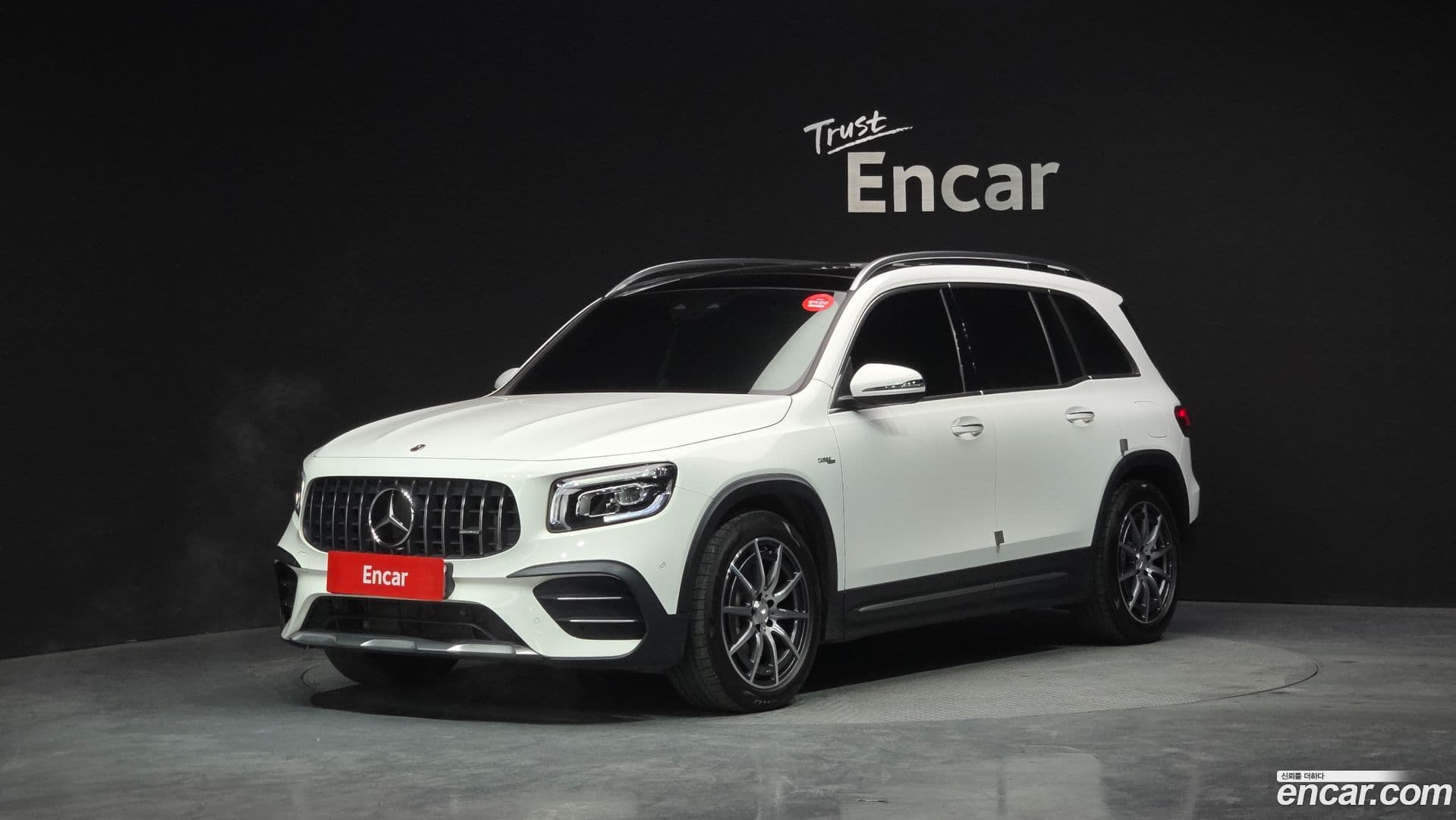 Main__Slider__Photo:GLB-Class Mercedes-Benz 2022.9-0