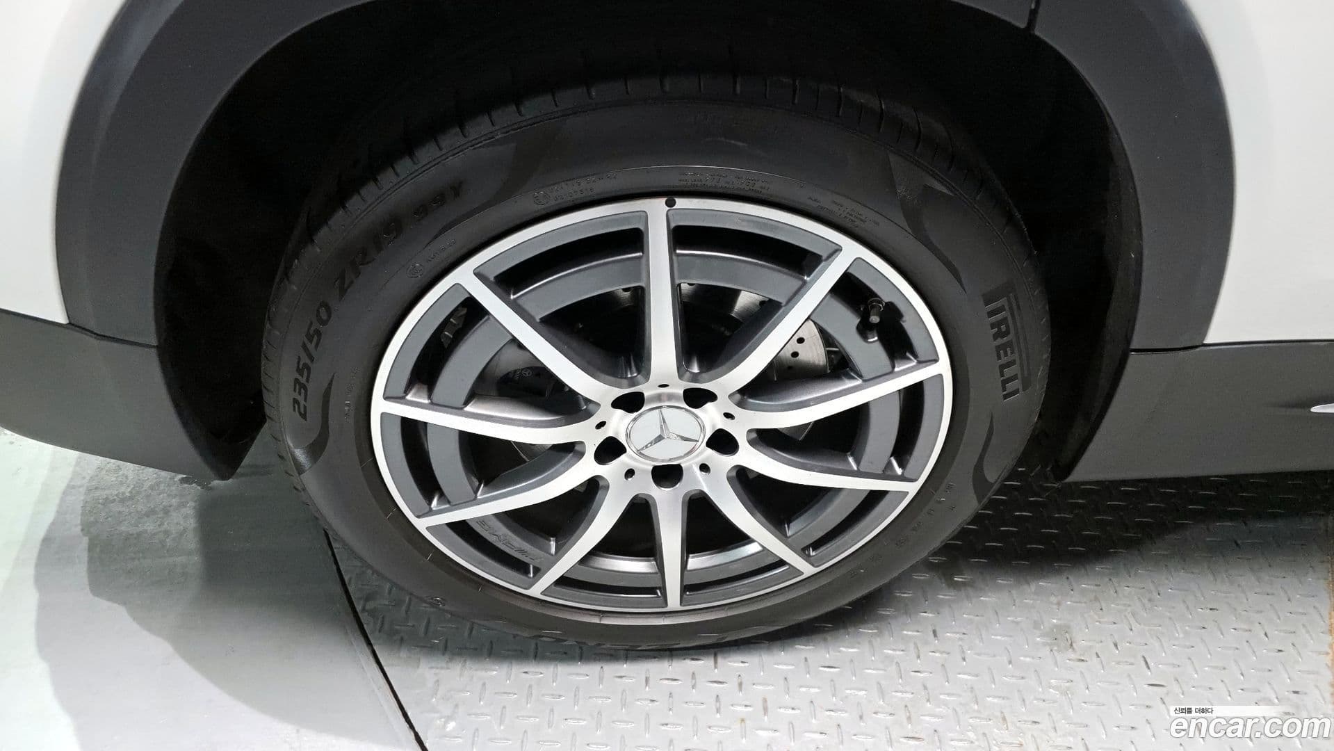 Main__Slider__Photo:GLB-Class Mercedes-Benz 2022.9-4