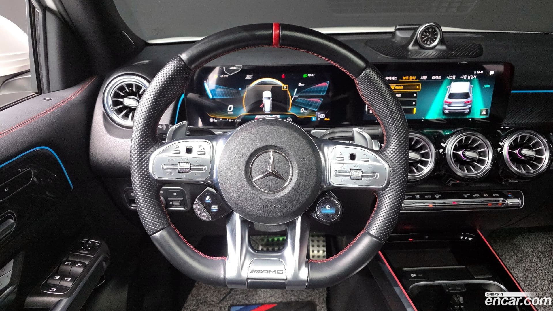 Main__Slider__Photo:GLB-Class Mercedes-Benz 2022.9-12