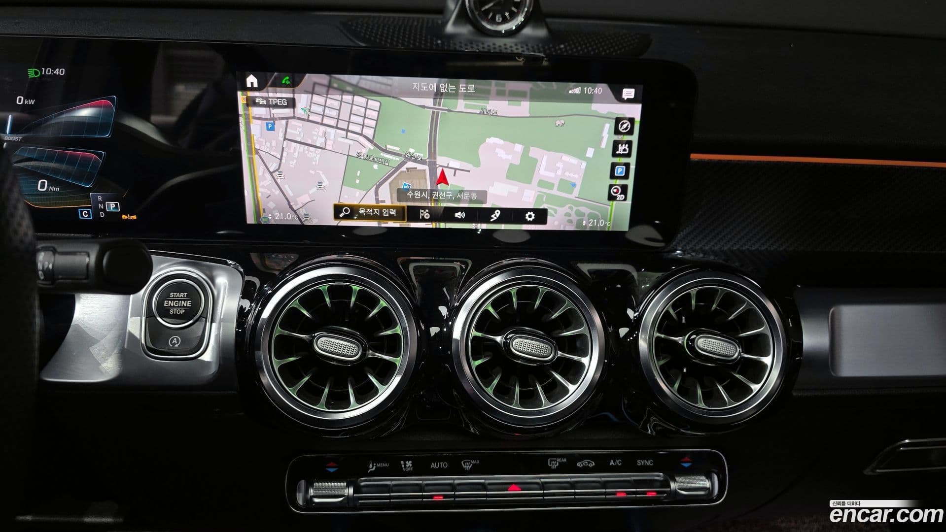 Main__Slider__Photo:GLB-Class Mercedes-Benz 2022.9-13