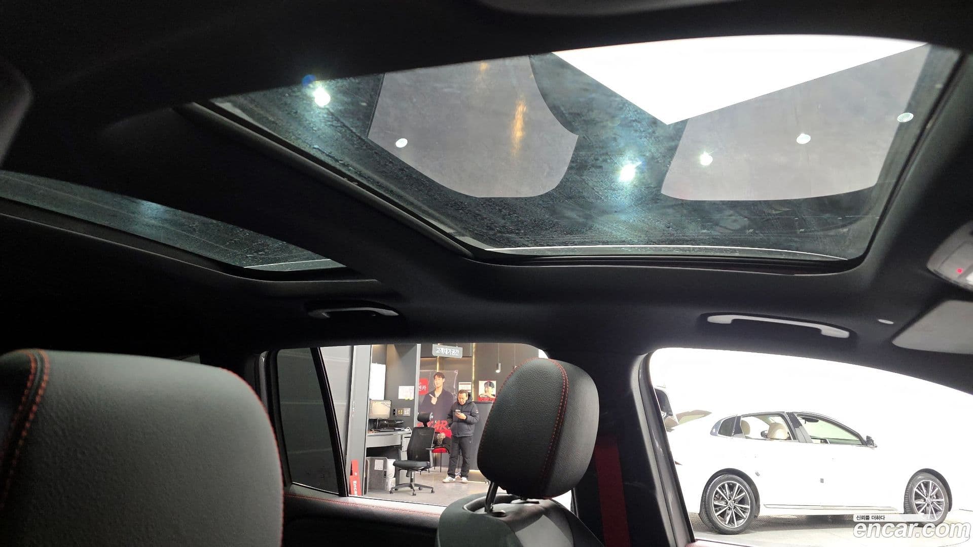 Main__Slider__Photo:GLB-Class Mercedes-Benz 2022.9-18