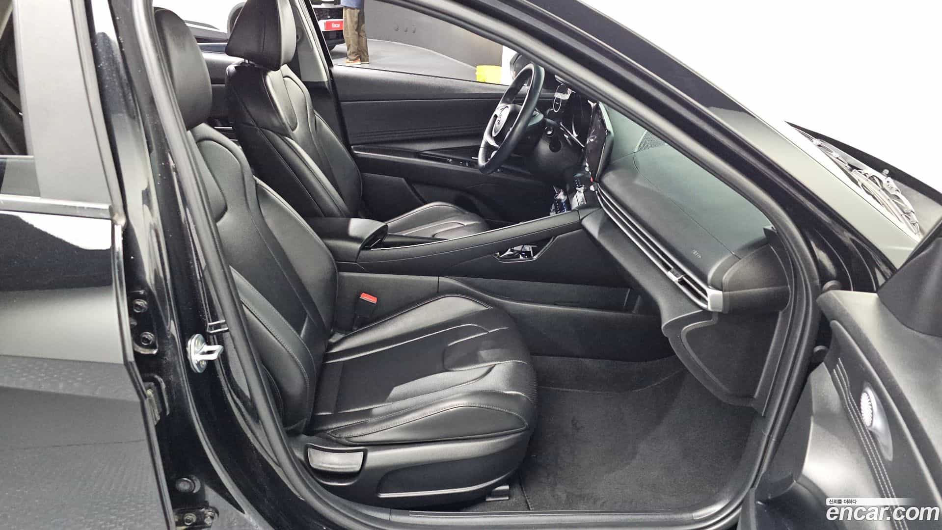 AVANTE Hyundai 2021.9-OPTION-016