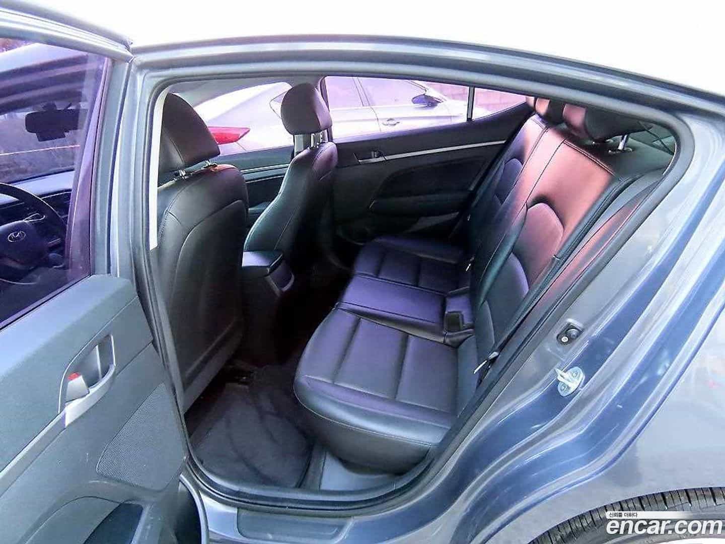 AVANTE Hyundai 2016.10-INNER-006