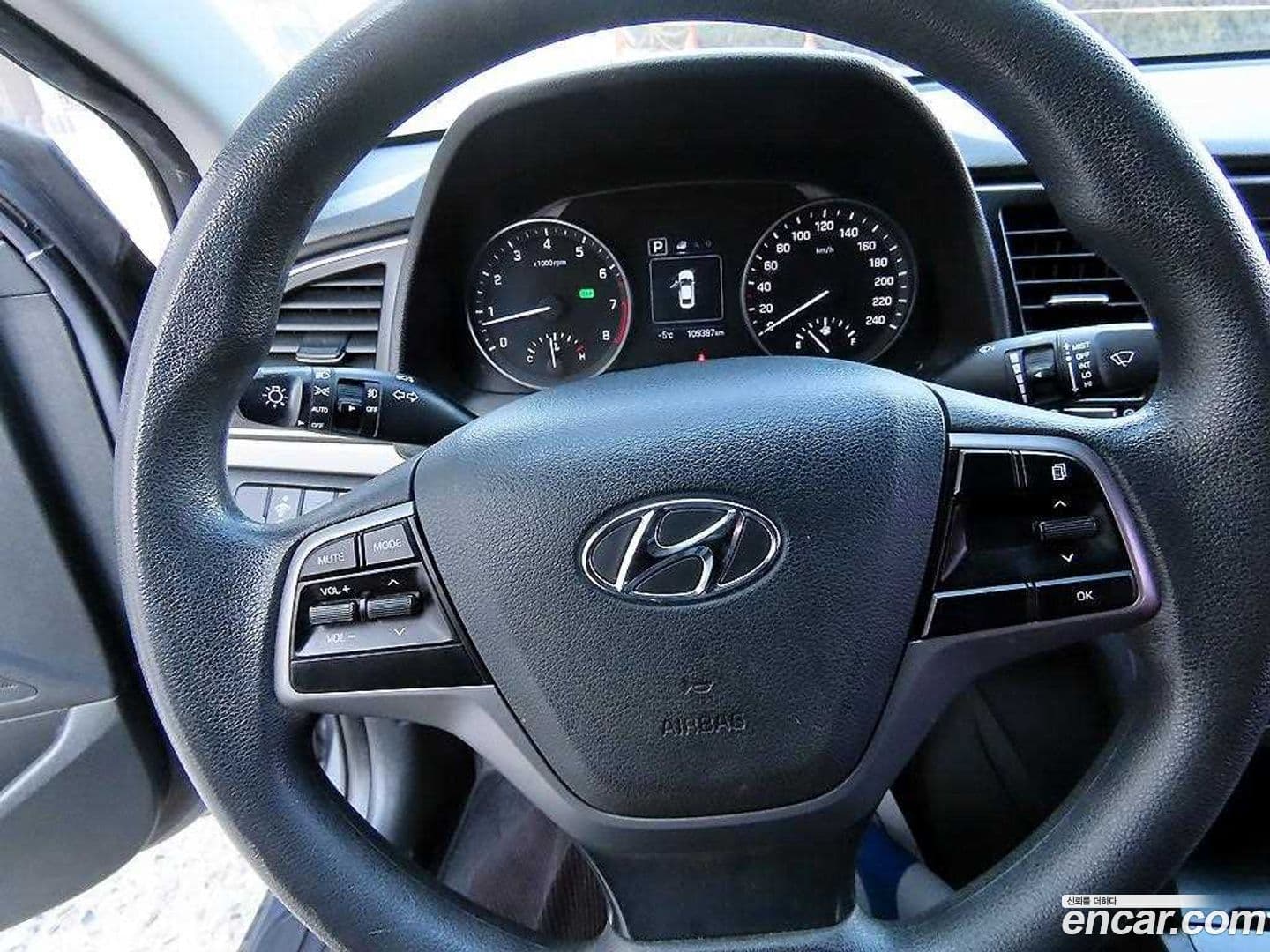 Main__Slider__Photo:AVANTE Hyundai 2016.10-7