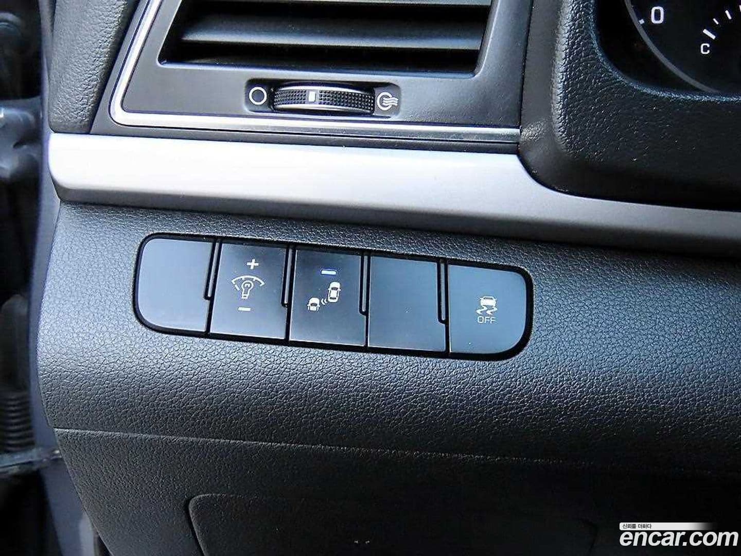 Main__Slider__Photo:AVANTE Hyundai 2016.10-11