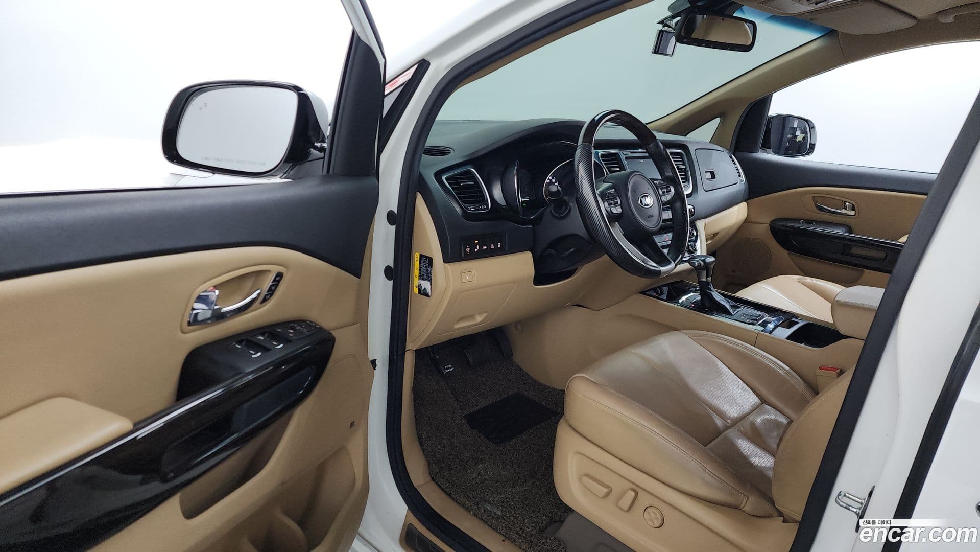 Main__Slider__Photo:Canival Kia 2016.6-9