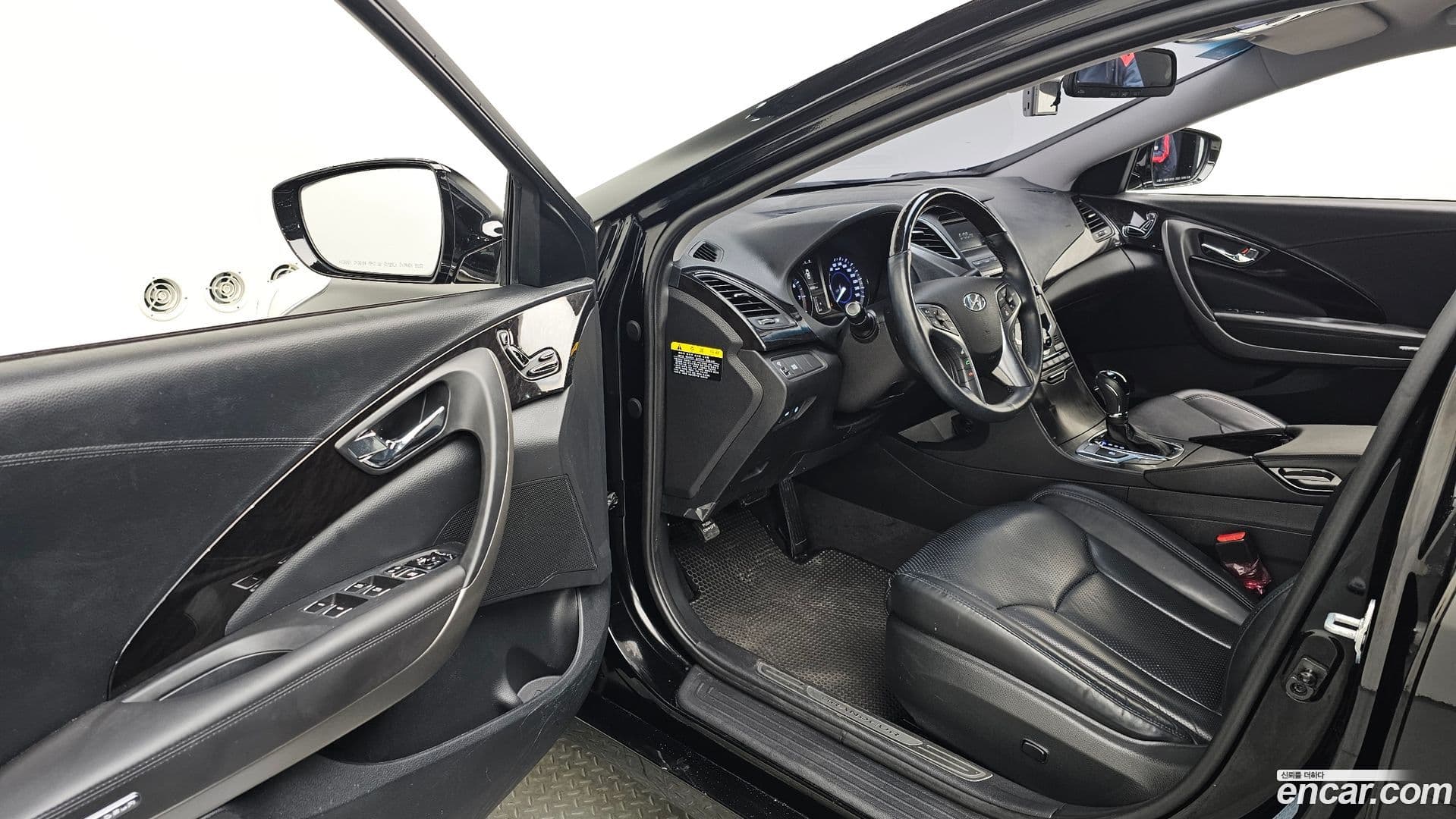 Main__Slider__Photo:Grandeur Hyundai 2016.6-9