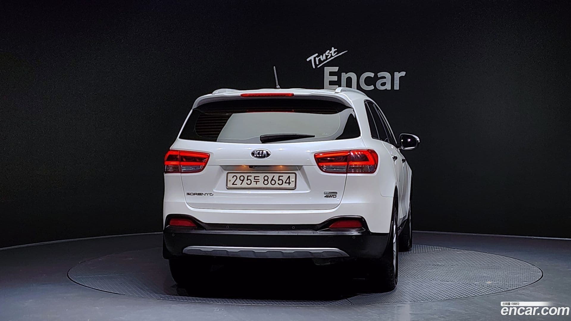 Main__Slider__Photo:Sorento Kia 2016.11-3